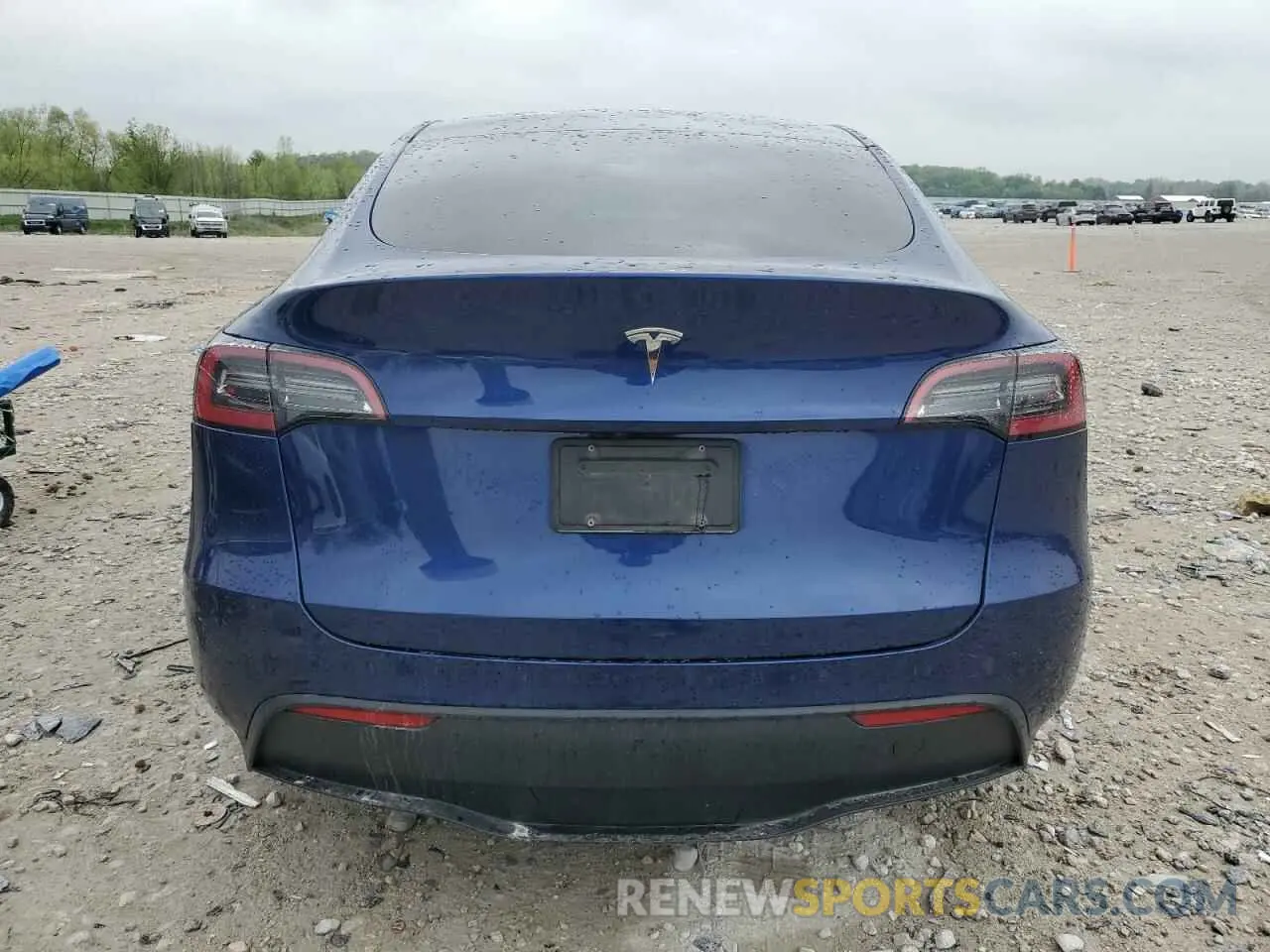 6 Photograph of a damaged car 7SAYGDEE8RA226229 TESLA MODEL Y 2024