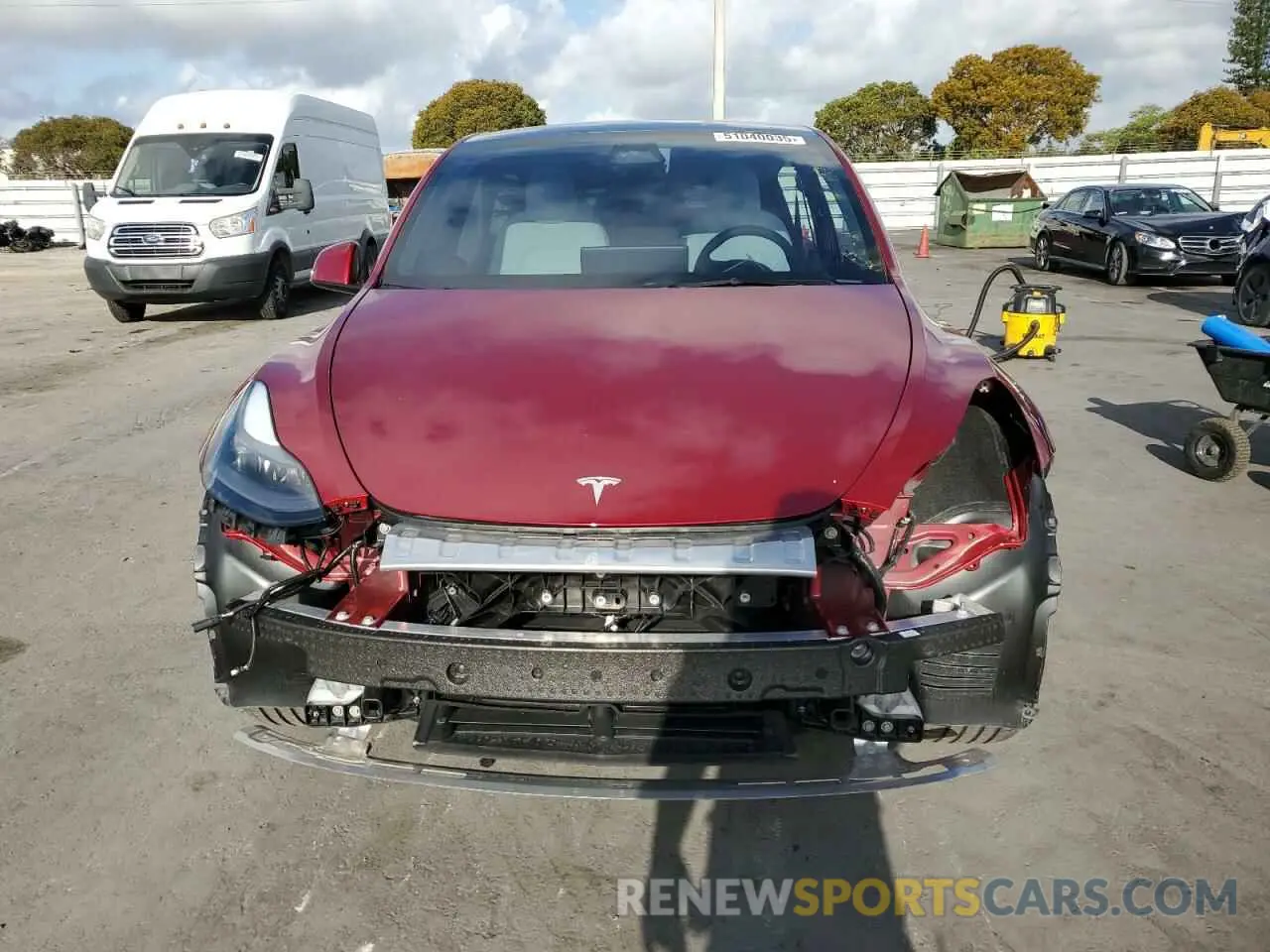 5 Photograph of a damaged car 7SAYGDEE8RA236811 TESLA MODEL Y 2024