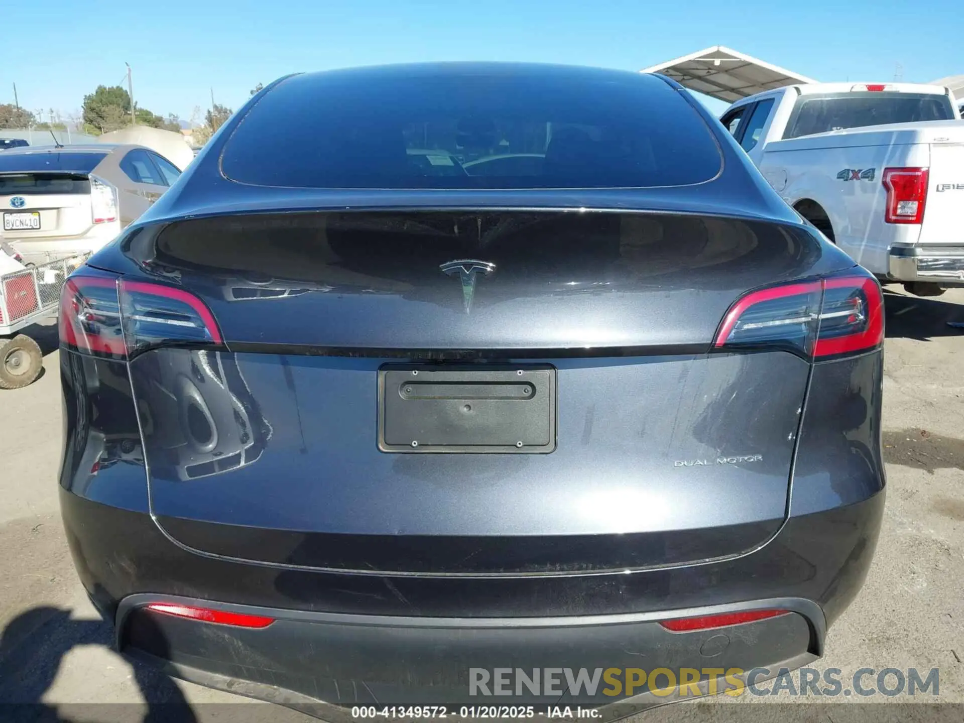17 Фотография поврежденного автомобиля 7SAYGDEE8RA238834 TESLA MODEL Y 2024