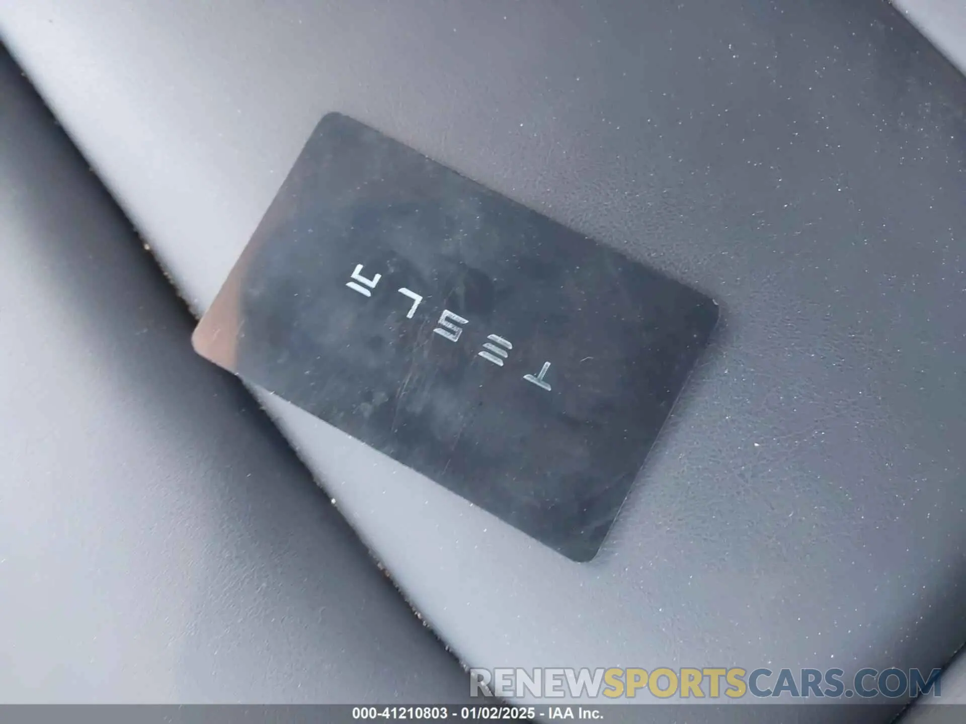 11 Photograph of a damaged car 7SAYGDEE8RA254256 TESLA MODEL Y 2024