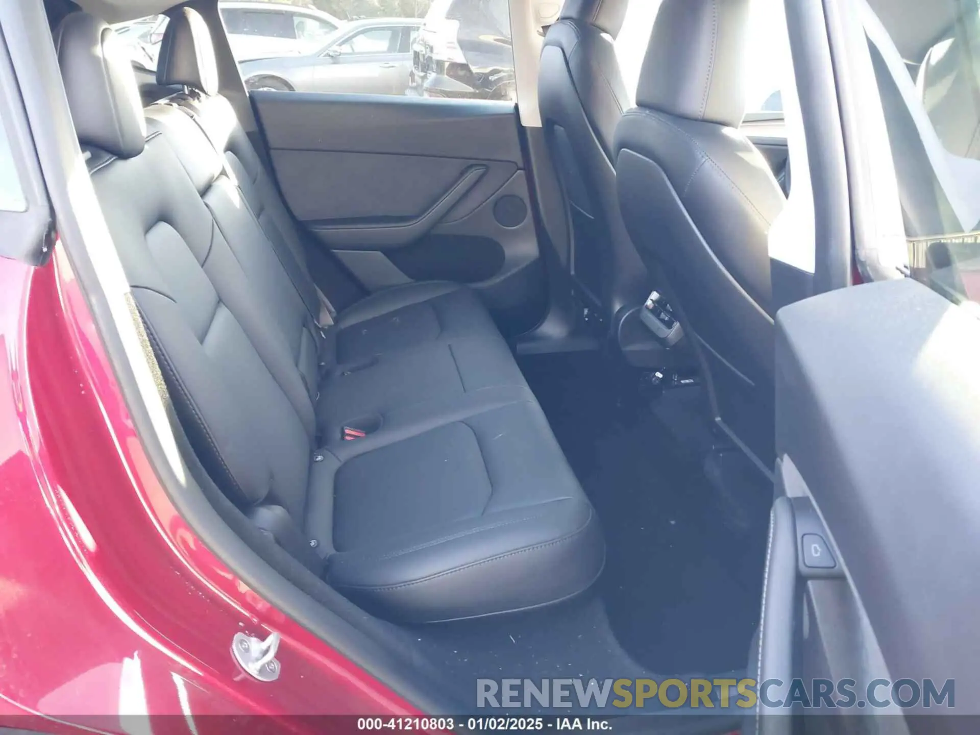 8 Photograph of a damaged car 7SAYGDEE8RA254256 TESLA MODEL Y 2024