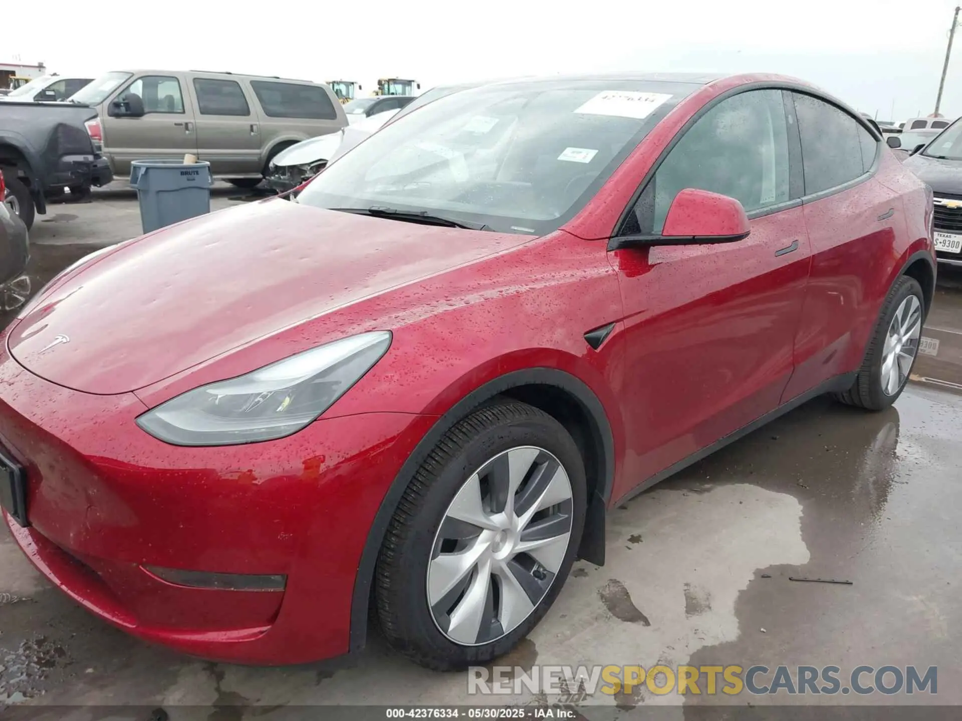 2 Photograph of a damaged car 7SAYGDEE8RA276970 TESLA MODEL Y 2024