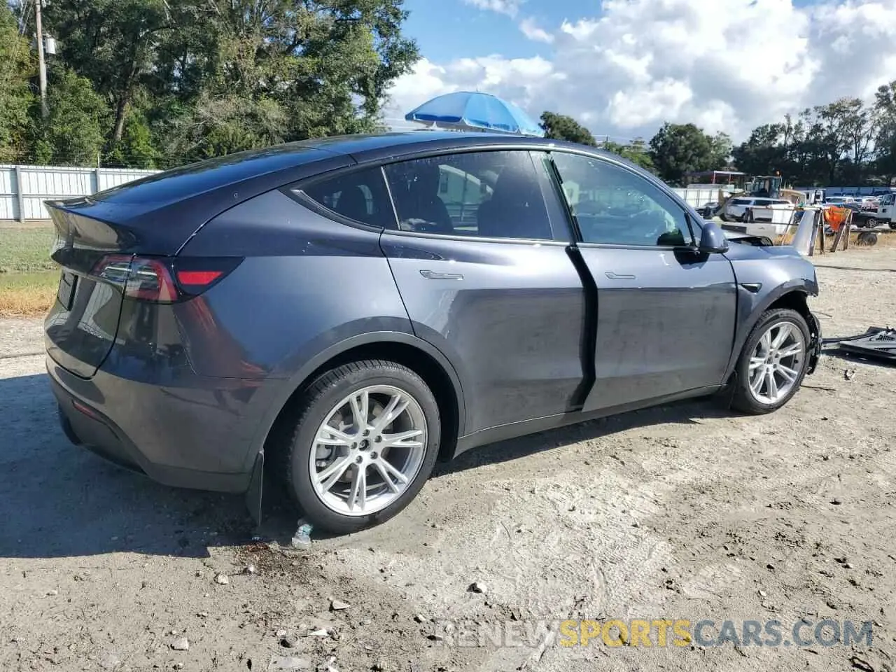 3 Photograph of a damaged car 7SAYGDEE8RA278184 TESLA MODEL Y 2024