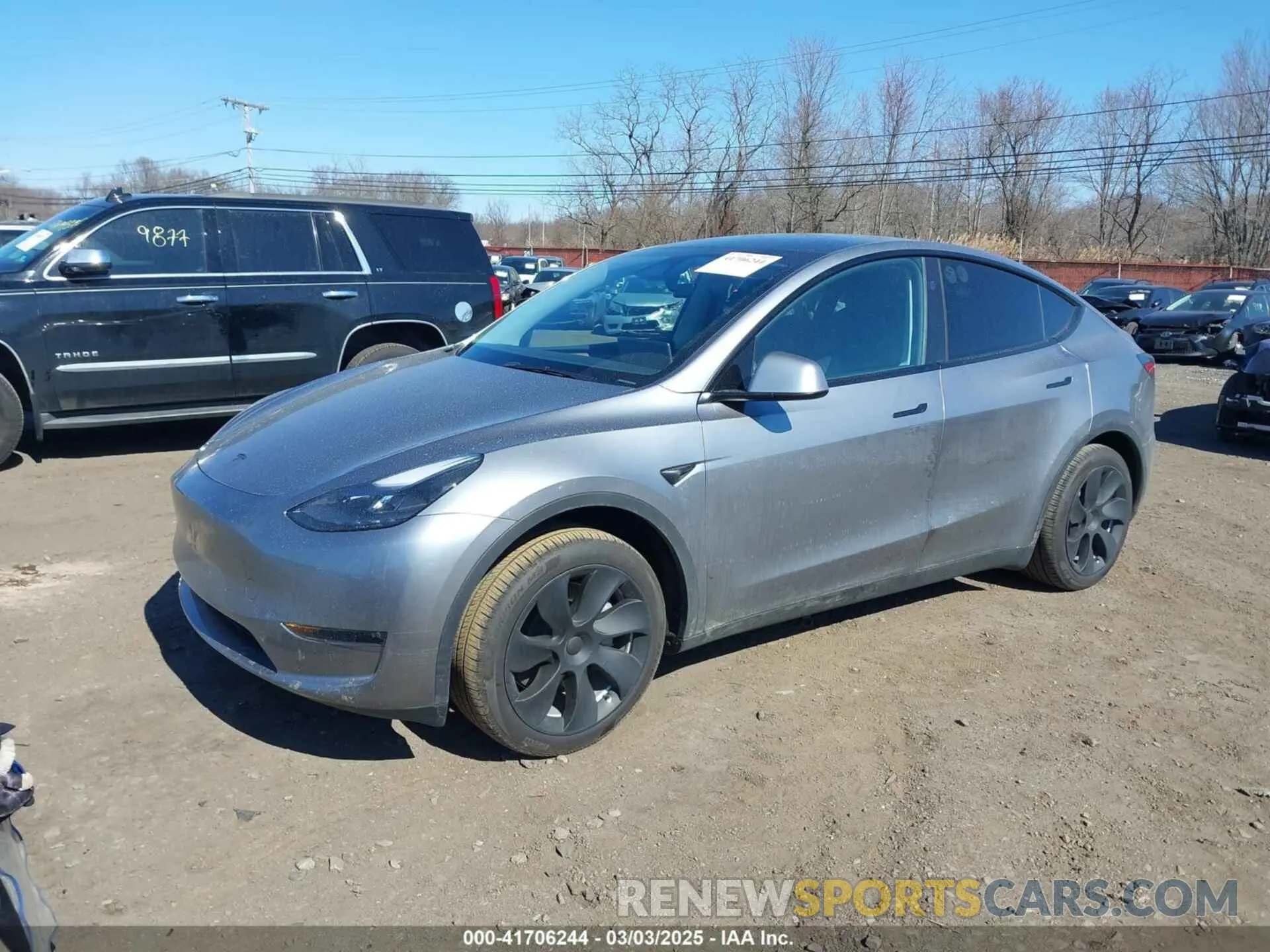 2 Photograph of a damaged car 7SAYGDEE8RA288925 TESLA MODEL Y 2024