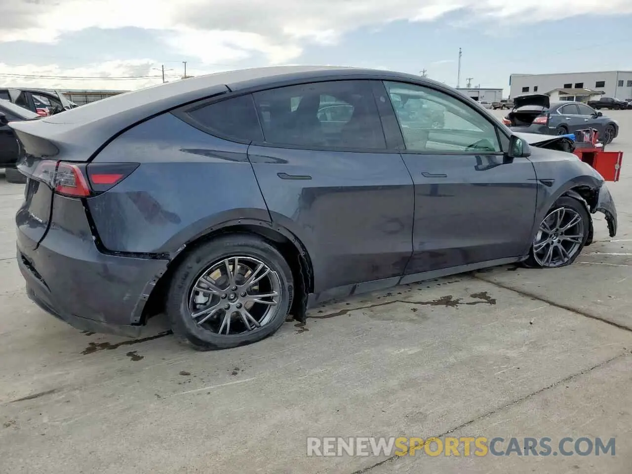 3 Фотография поврежденного автомобиля 7SAYGDEE8RA304900 TESLA MODEL Y 2024