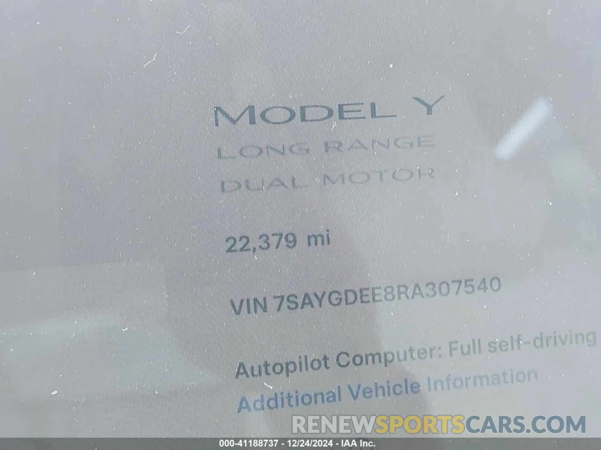 14 Photograph of a damaged car 7SAYGDEE8RA307540 TESLA MODEL Y 2024