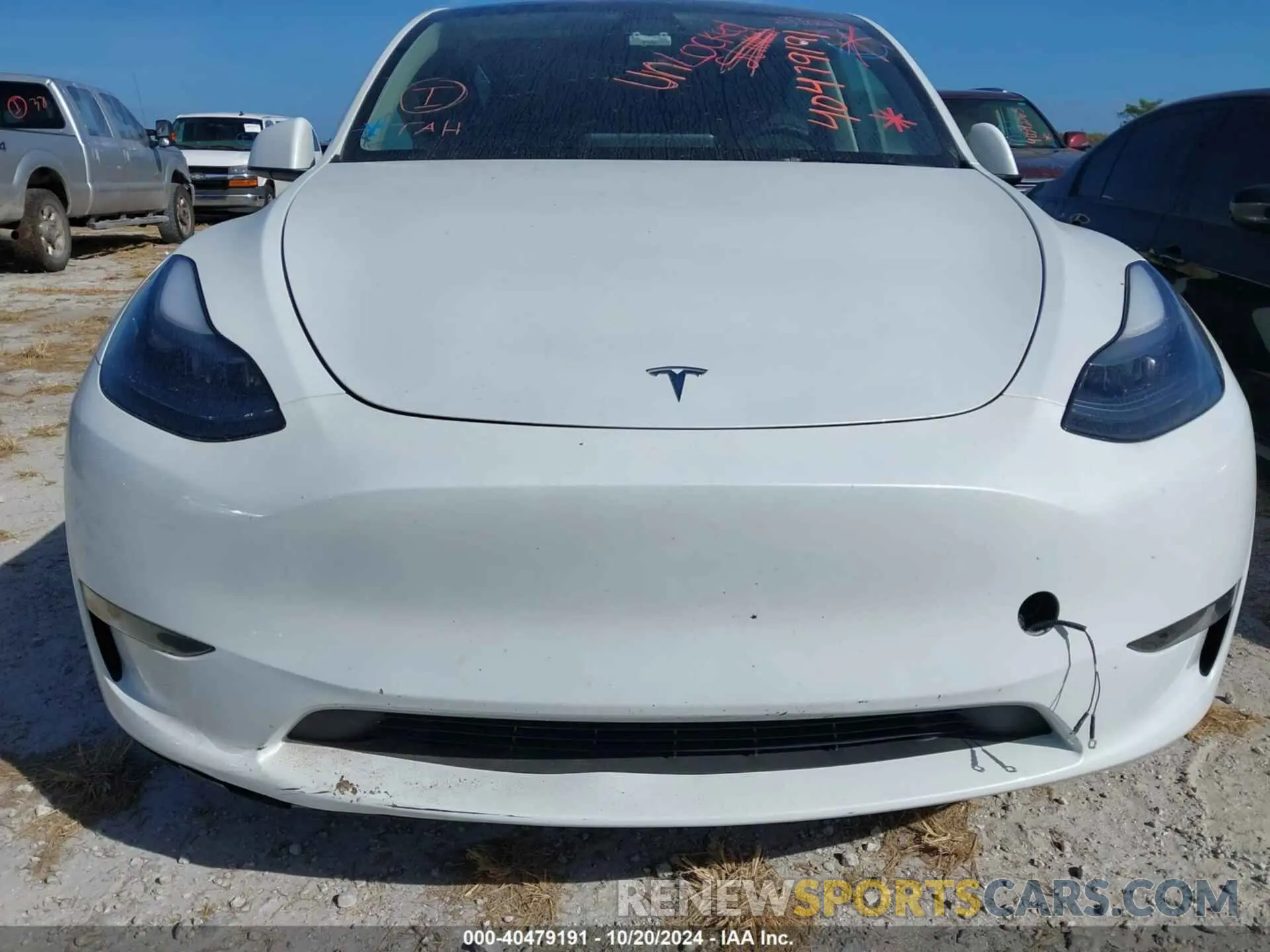 6 Photograph of a damaged car 7SAYGDEE8RA310440 TESLA MODEL Y 2024