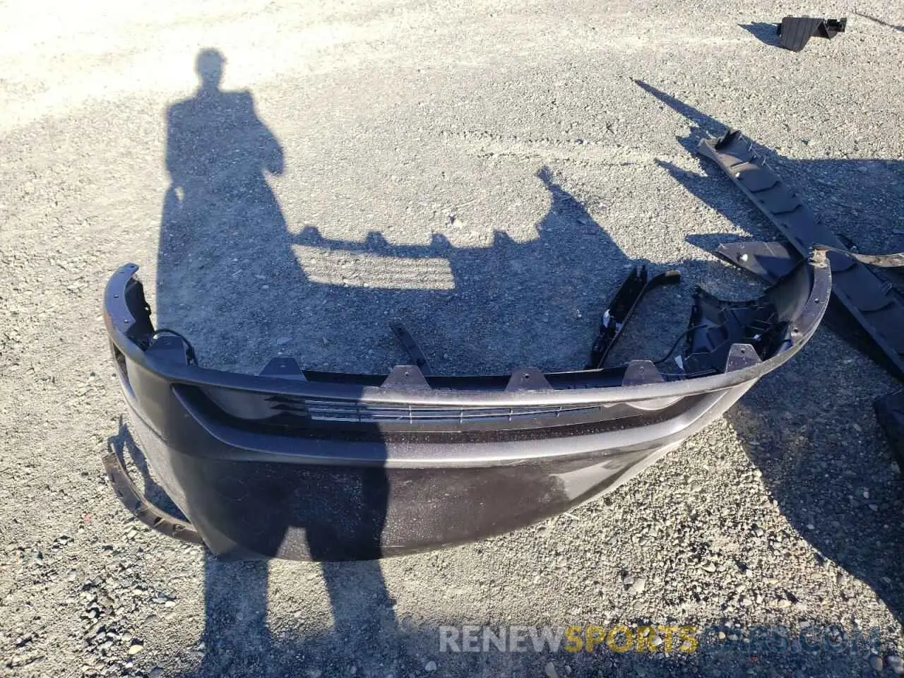 15 Photograph of a damaged car 7SAYGDEE8RF002655 TESLA MODEL Y 2024