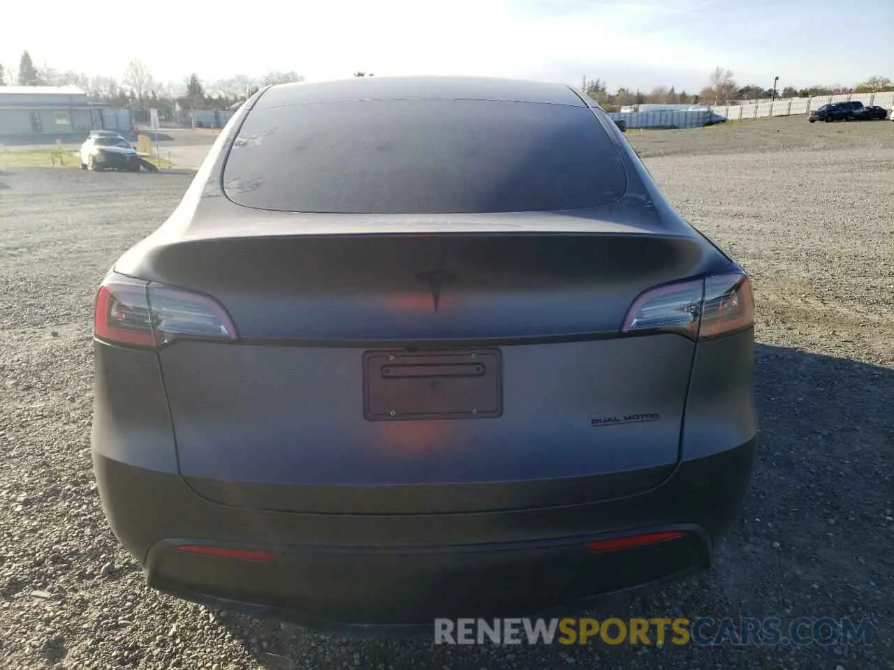6 Photograph of a damaged car 7SAYGDEE8RF002655 TESLA MODEL Y 2024