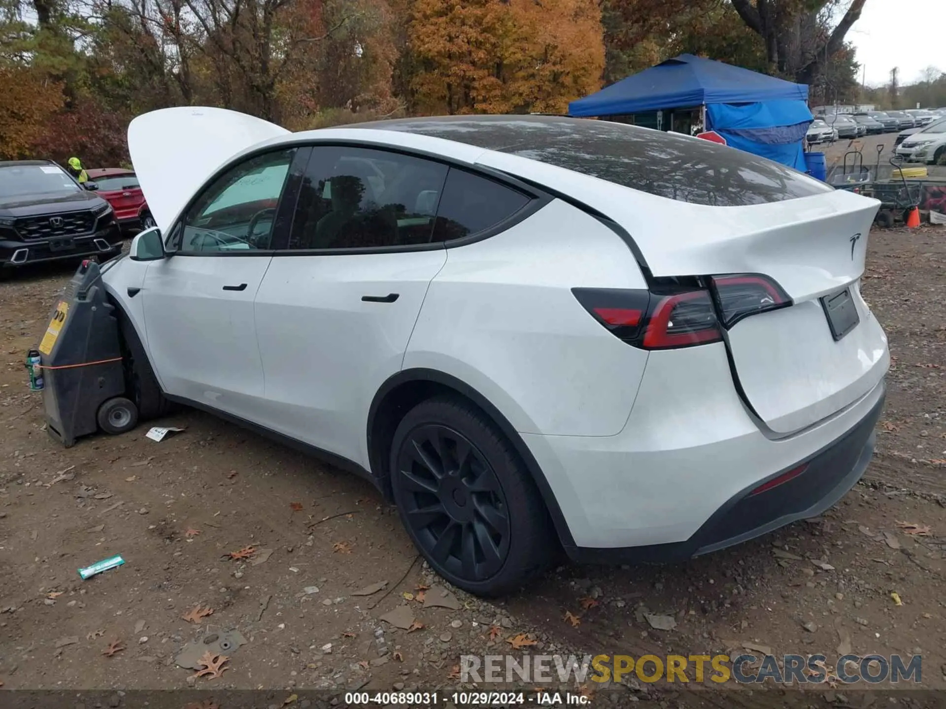 3 Photograph of a damaged car 7SAYGDEE8RF036837 TESLA MODEL Y 2024