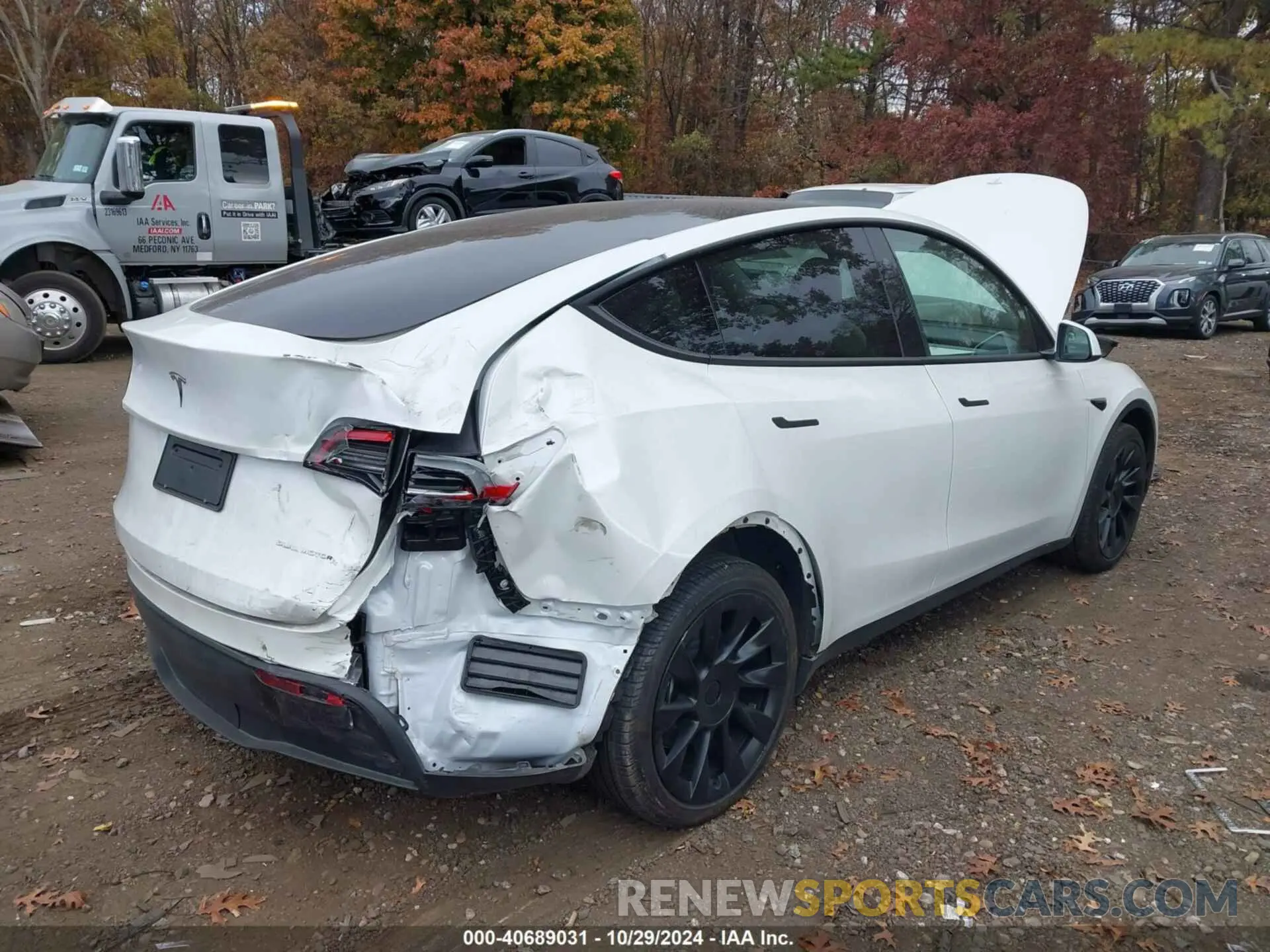 4 Photograph of a damaged car 7SAYGDEE8RF036837 TESLA MODEL Y 2024