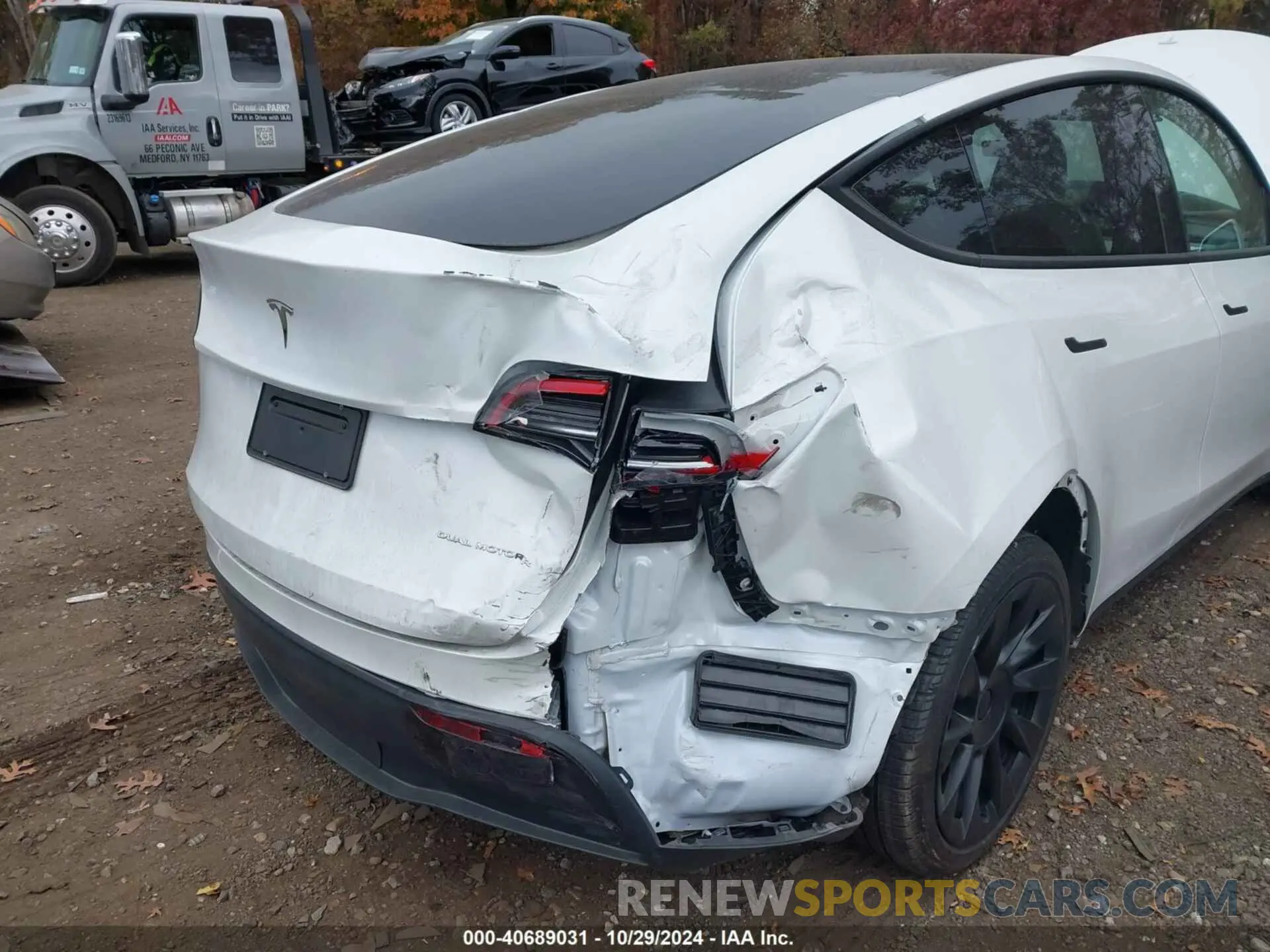 6 Photograph of a damaged car 7SAYGDEE8RF036837 TESLA MODEL Y 2024