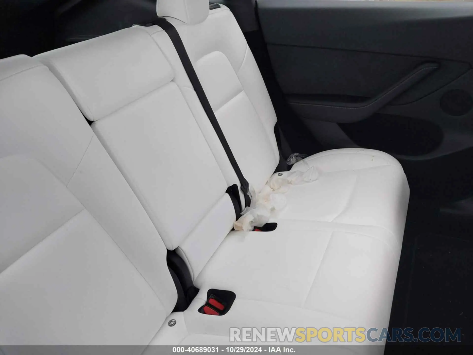 8 Photograph of a damaged car 7SAYGDEE8RF036837 TESLA MODEL Y 2024