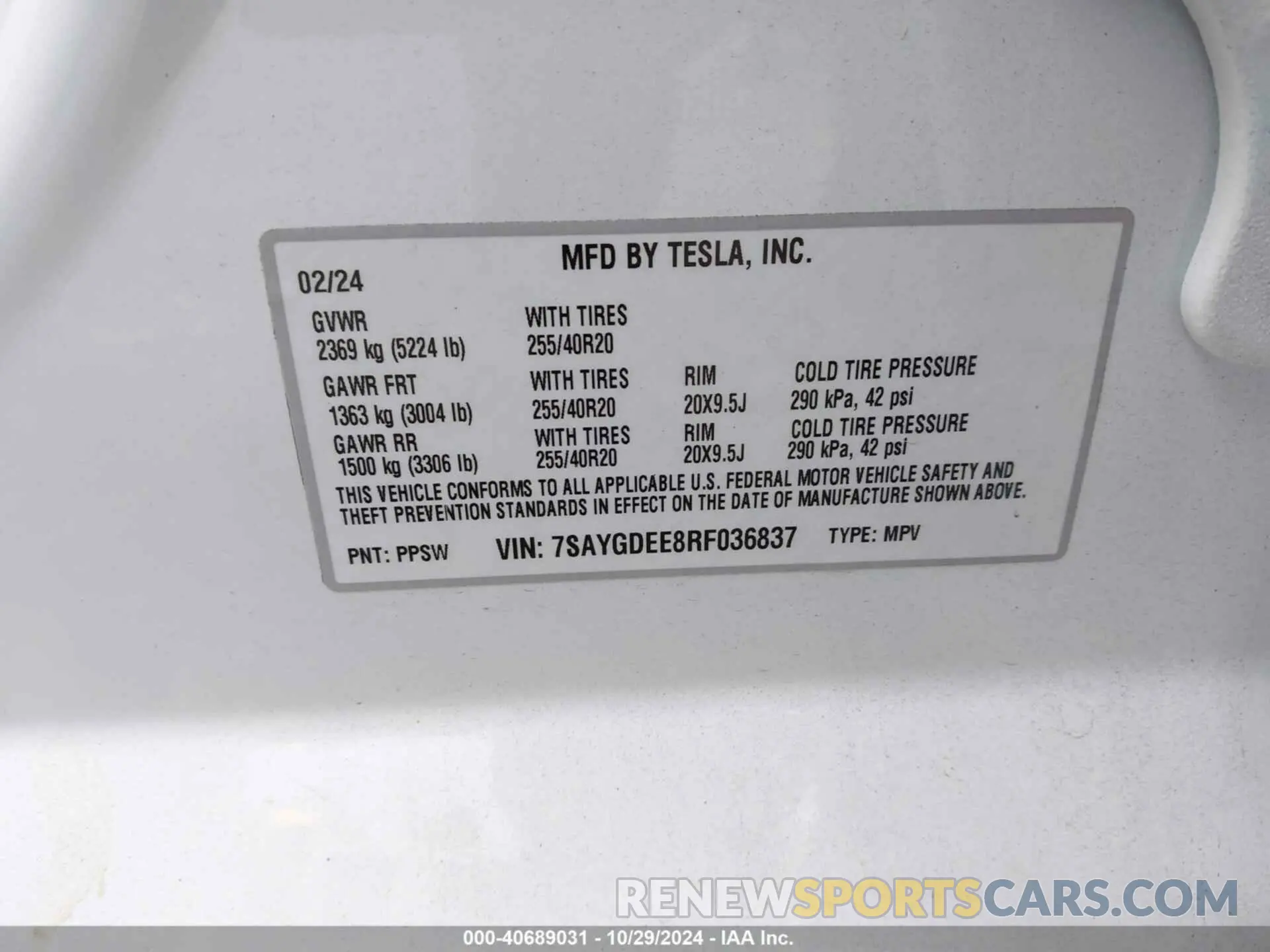 9 Photograph of a damaged car 7SAYGDEE8RF036837 TESLA MODEL Y 2024