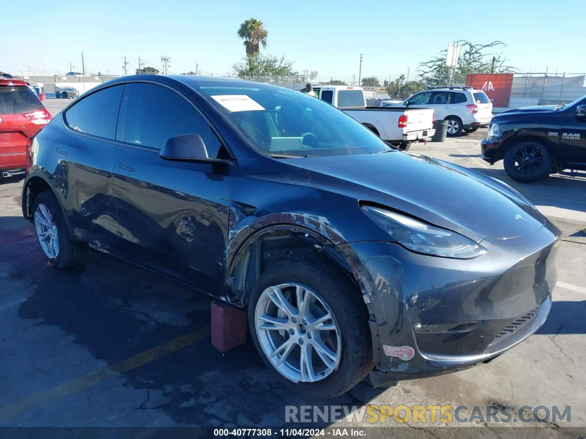 1 Photograph of a damaged car 7SAYGDEE8RF064850 TESLA MODEL Y 2024