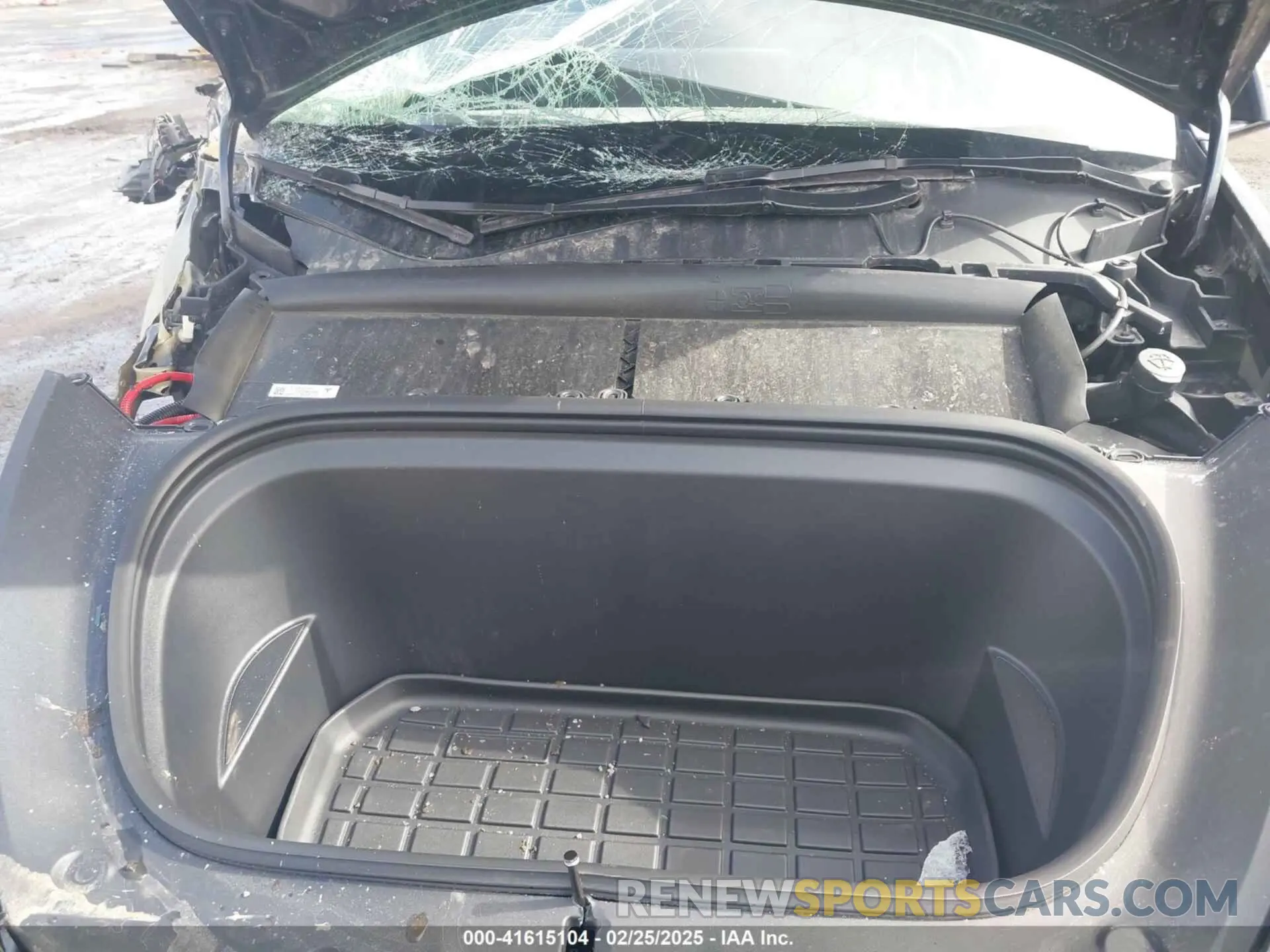 10 Photograph of a damaged car 7SAYGDEE8RF084936 TESLA MODEL Y 2024