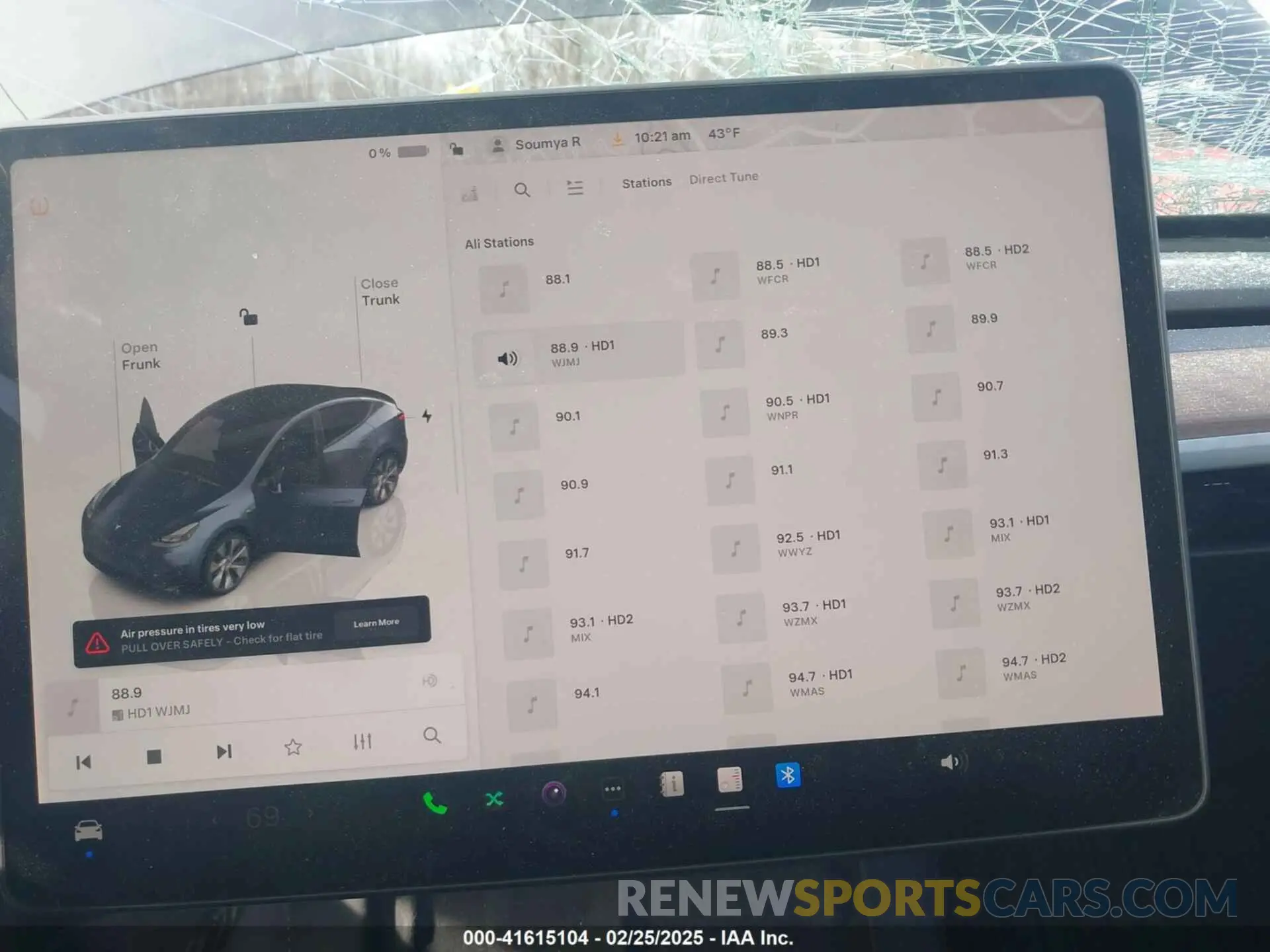 18 Photograph of a damaged car 7SAYGDEE8RF084936 TESLA MODEL Y 2024
