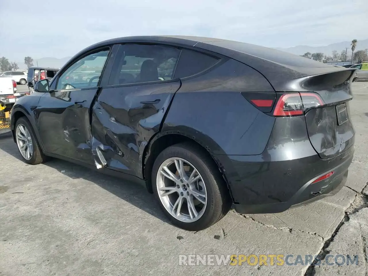 2 Фотография поврежденного автомобиля 7SAYGDEE8RF089456 TESLA MODEL Y 2024