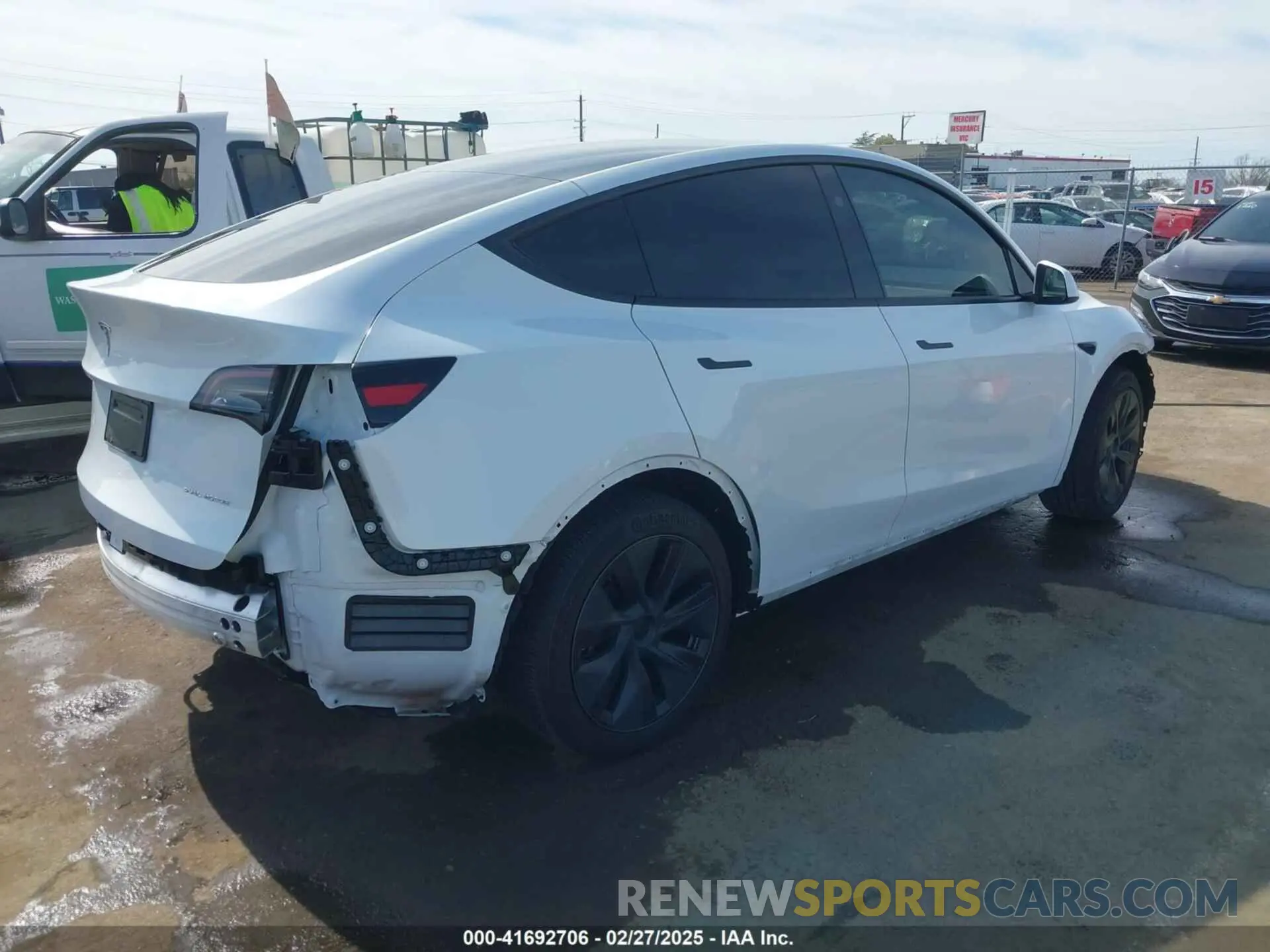 4 Photograph of a damaged car 7SAYGDEE8RF161370 TESLA MODEL Y 2024