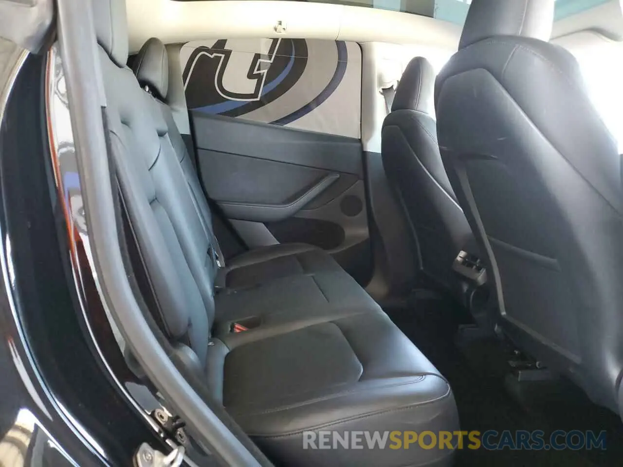 10 Photograph of a damaged car 7SAYGDEE8RF983280 TESLA MODEL Y 2024