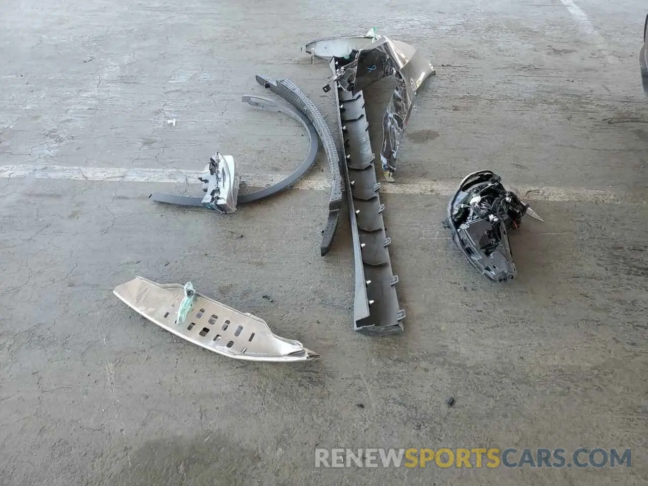 12 Photograph of a damaged car 7SAYGDEE8RF983280 TESLA MODEL Y 2024
