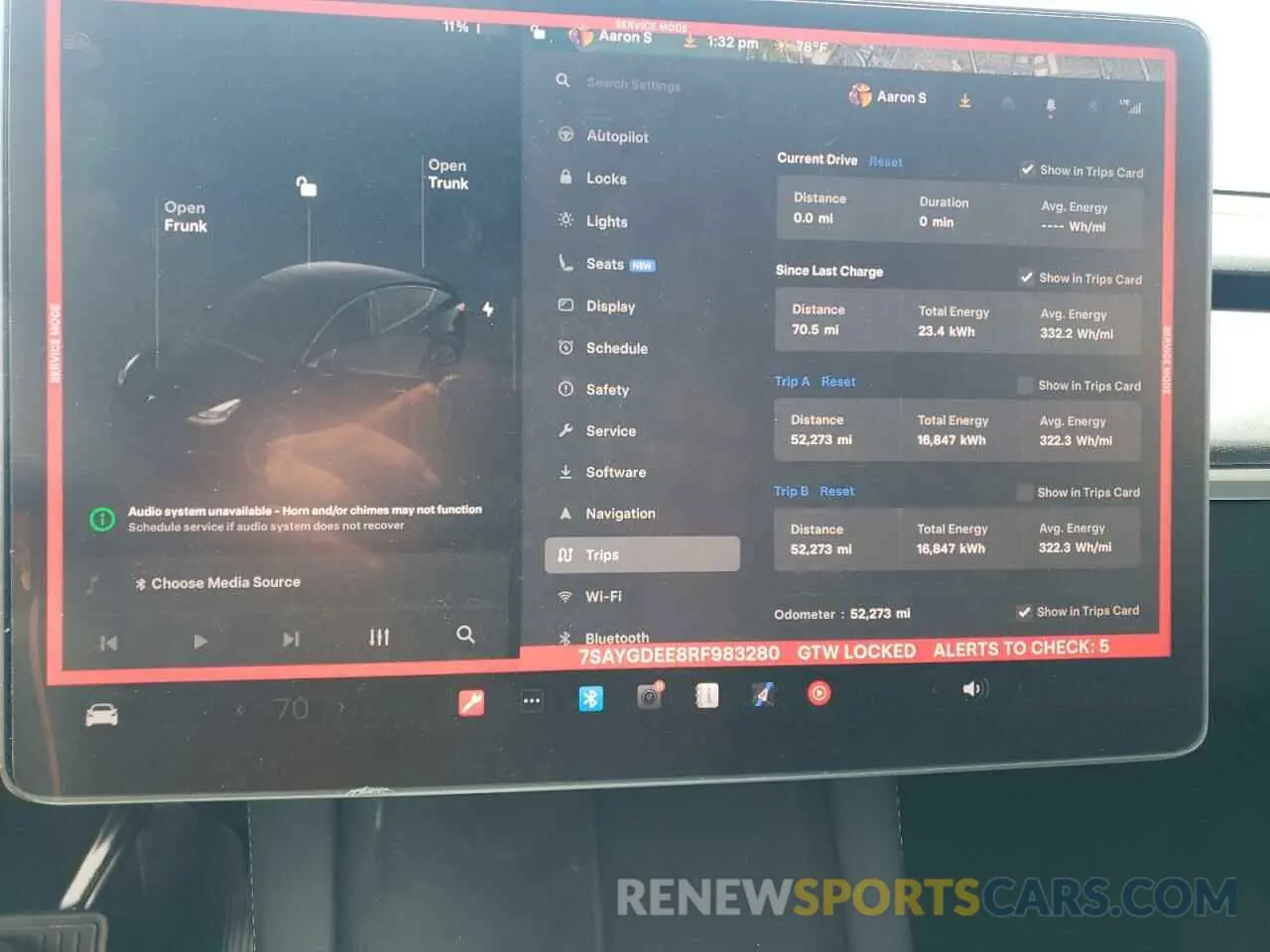 9 Photograph of a damaged car 7SAYGDEE8RF983280 TESLA MODEL Y 2024