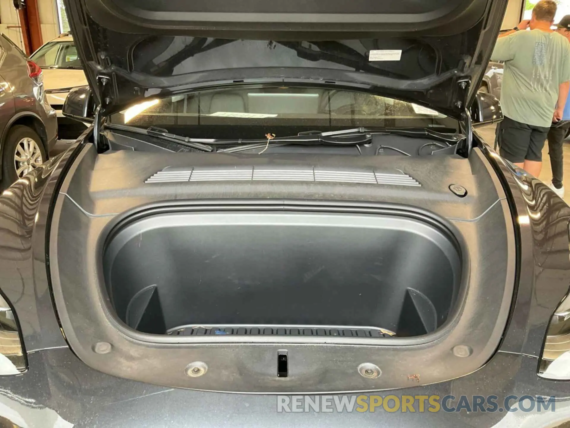 20 Photograph of a damaged car 7SAYGDEE8RF986468 TESLA MODEL Y 2024