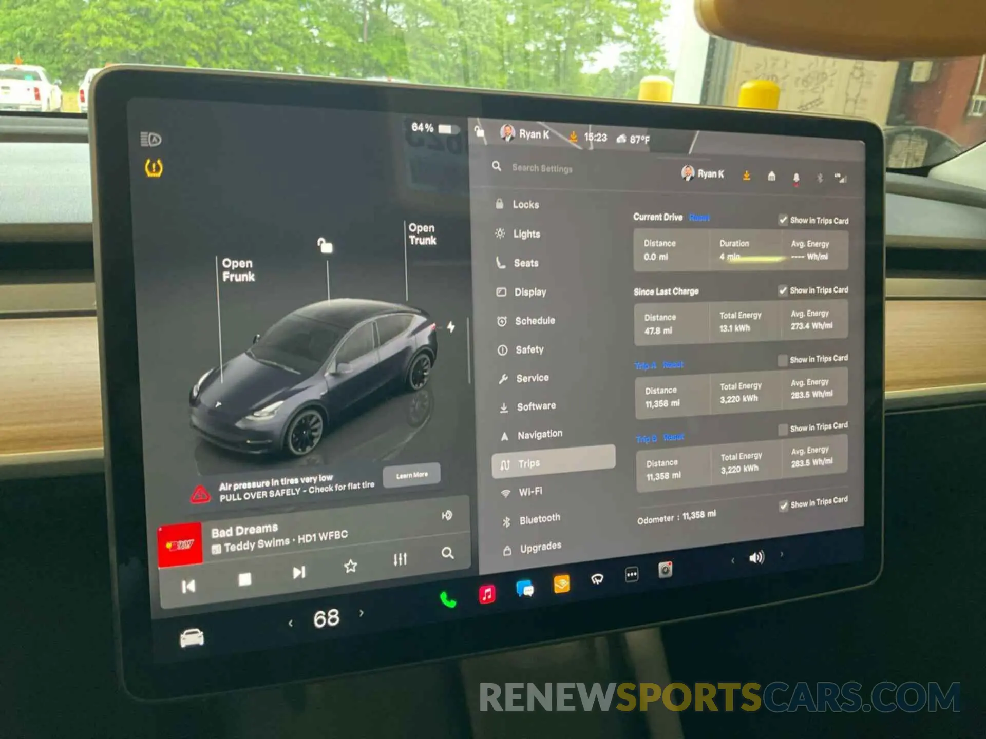 23 Photograph of a damaged car 7SAYGDEE8RF986468 TESLA MODEL Y 2024