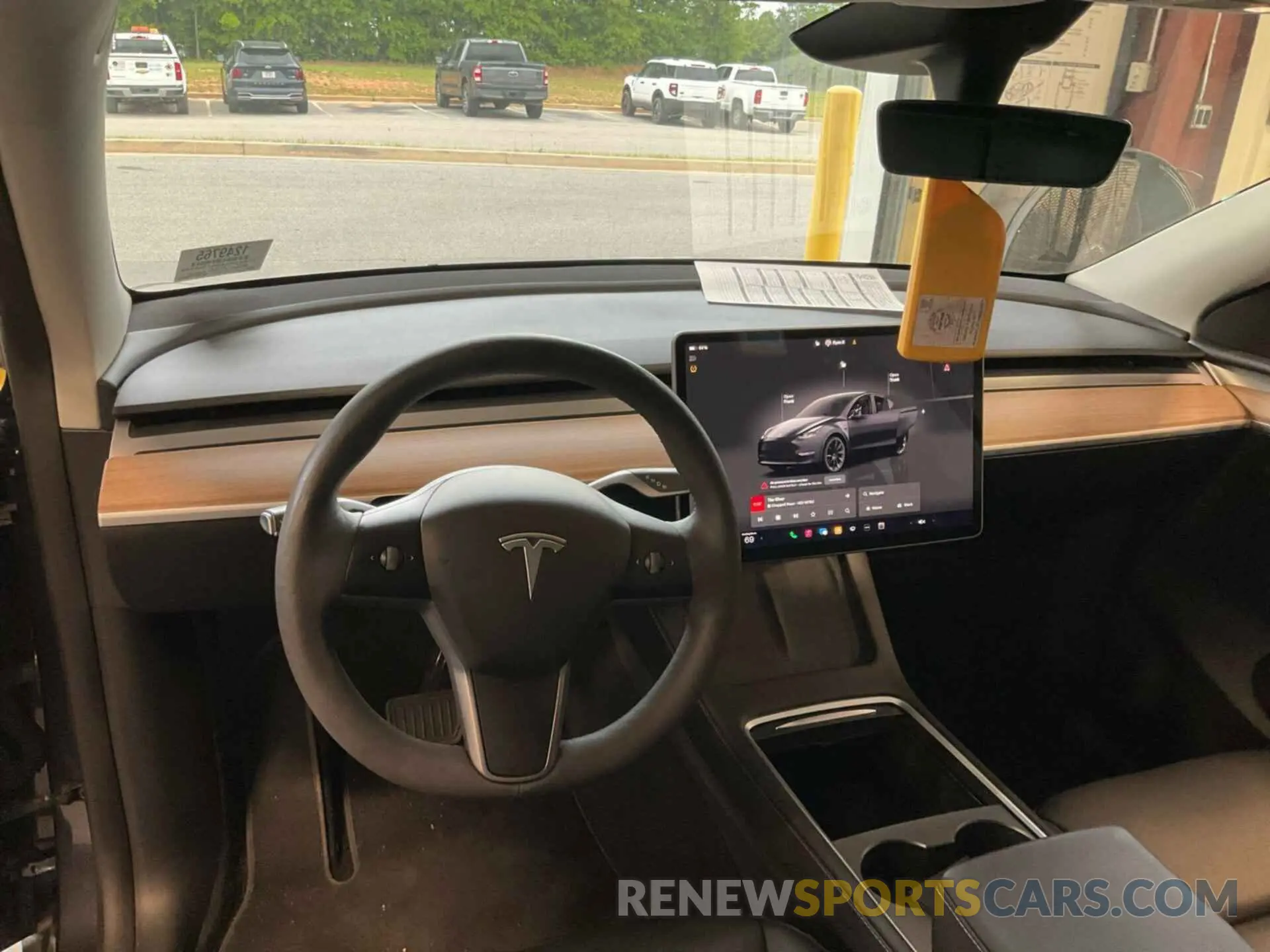 8 Photograph of a damaged car 7SAYGDEE8RF986468 TESLA MODEL Y 2024
