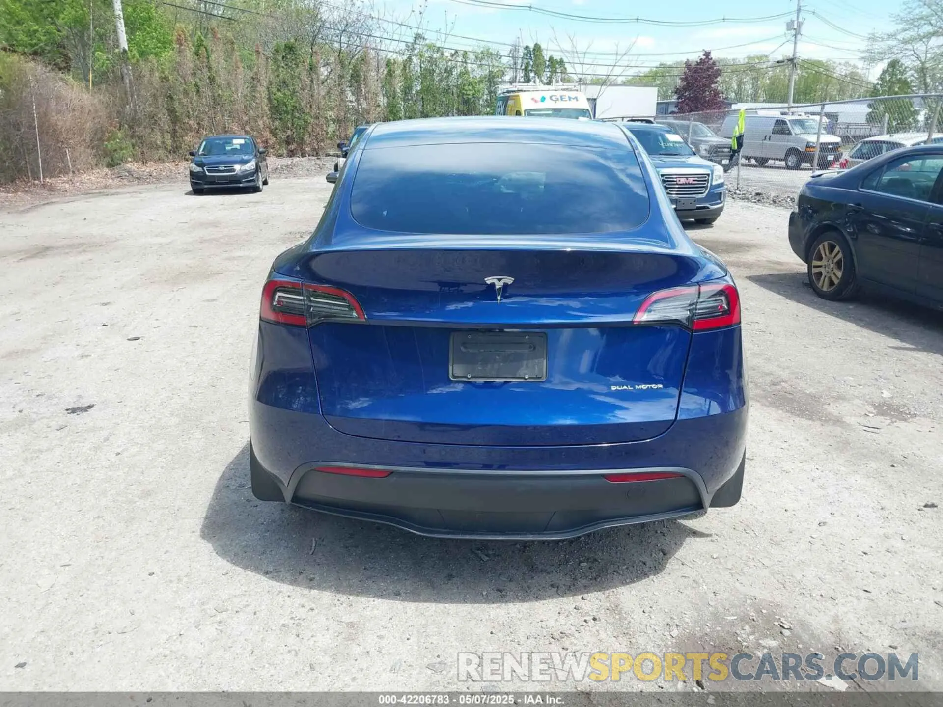 15 Photograph of a damaged car 7SAYGDEE9RA219631 TESLA MODEL Y 2024