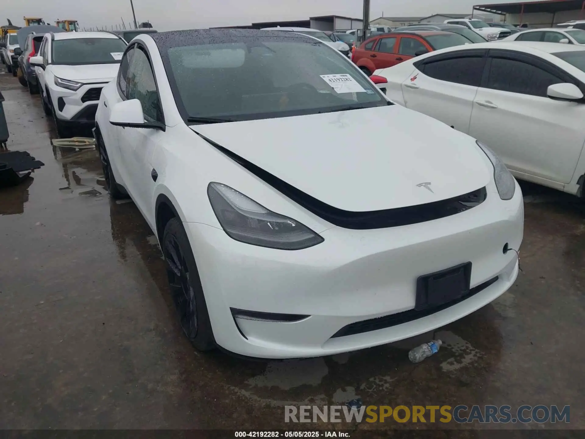 1 Photograph of a damaged car 7SAYGDEE9RA221573 TESLA MODEL Y 2024