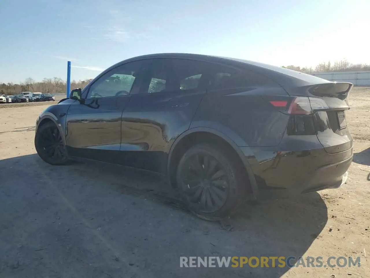 2 Photograph of a damaged car 7SAYGDEE9RA228250 TESLA MODEL Y 2024