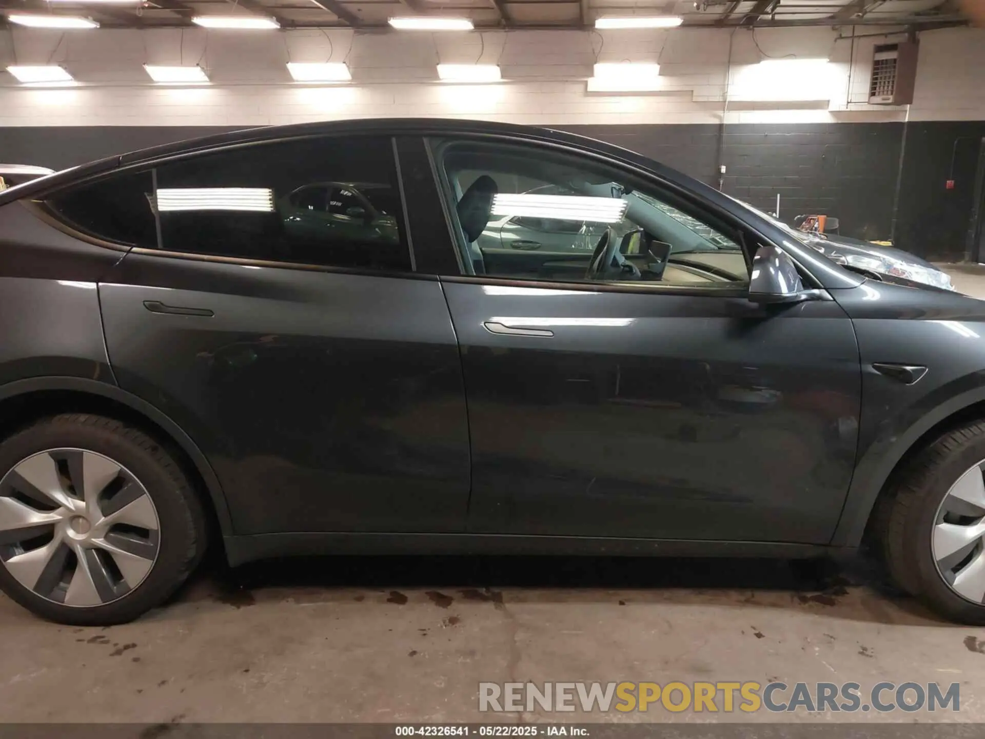 13 Фотография поврежденного автомобиля 7SAYGDEE9RA236235 TESLA MODEL Y 2024