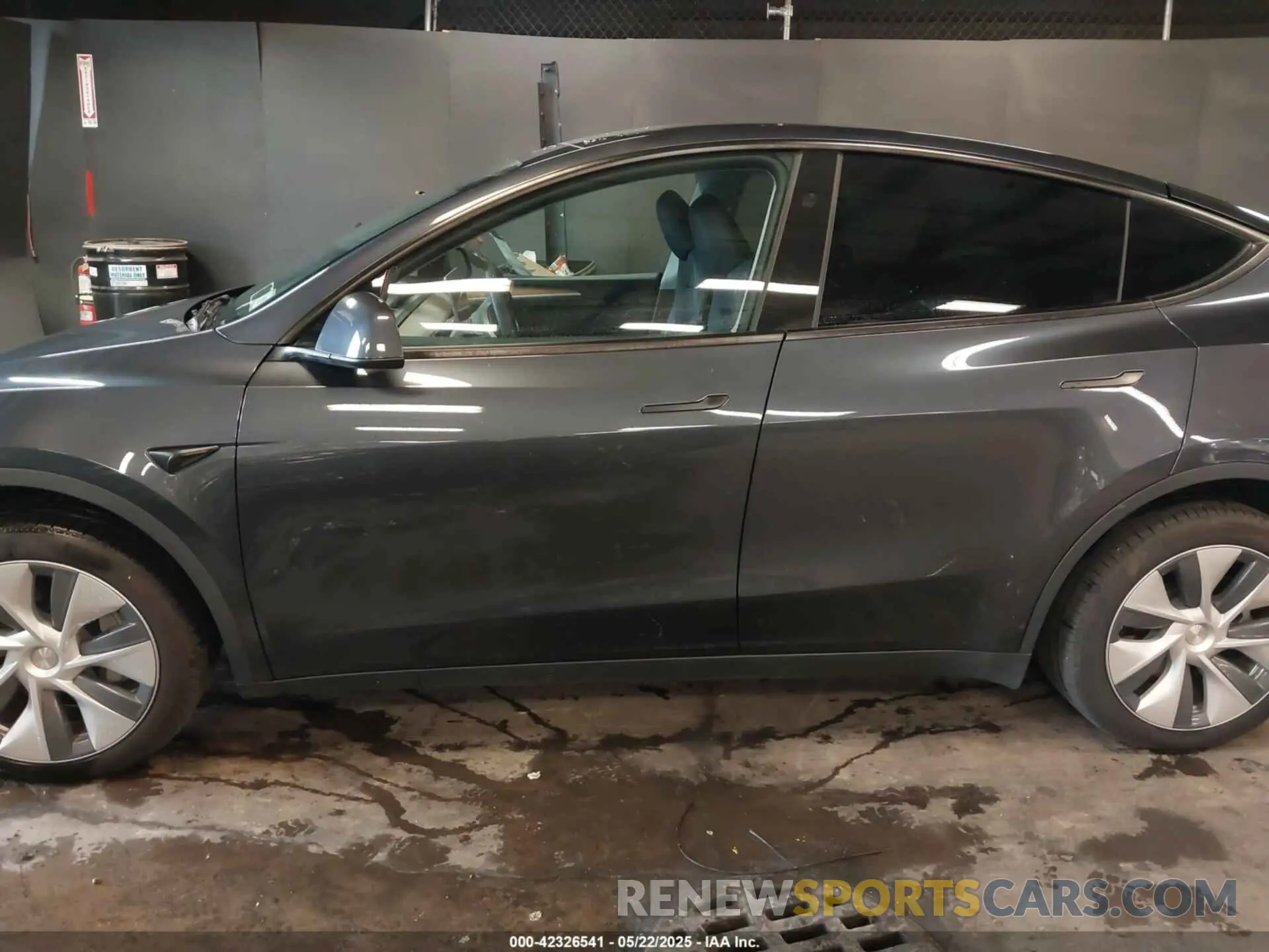 14 Фотография поврежденного автомобиля 7SAYGDEE9RA236235 TESLA MODEL Y 2024