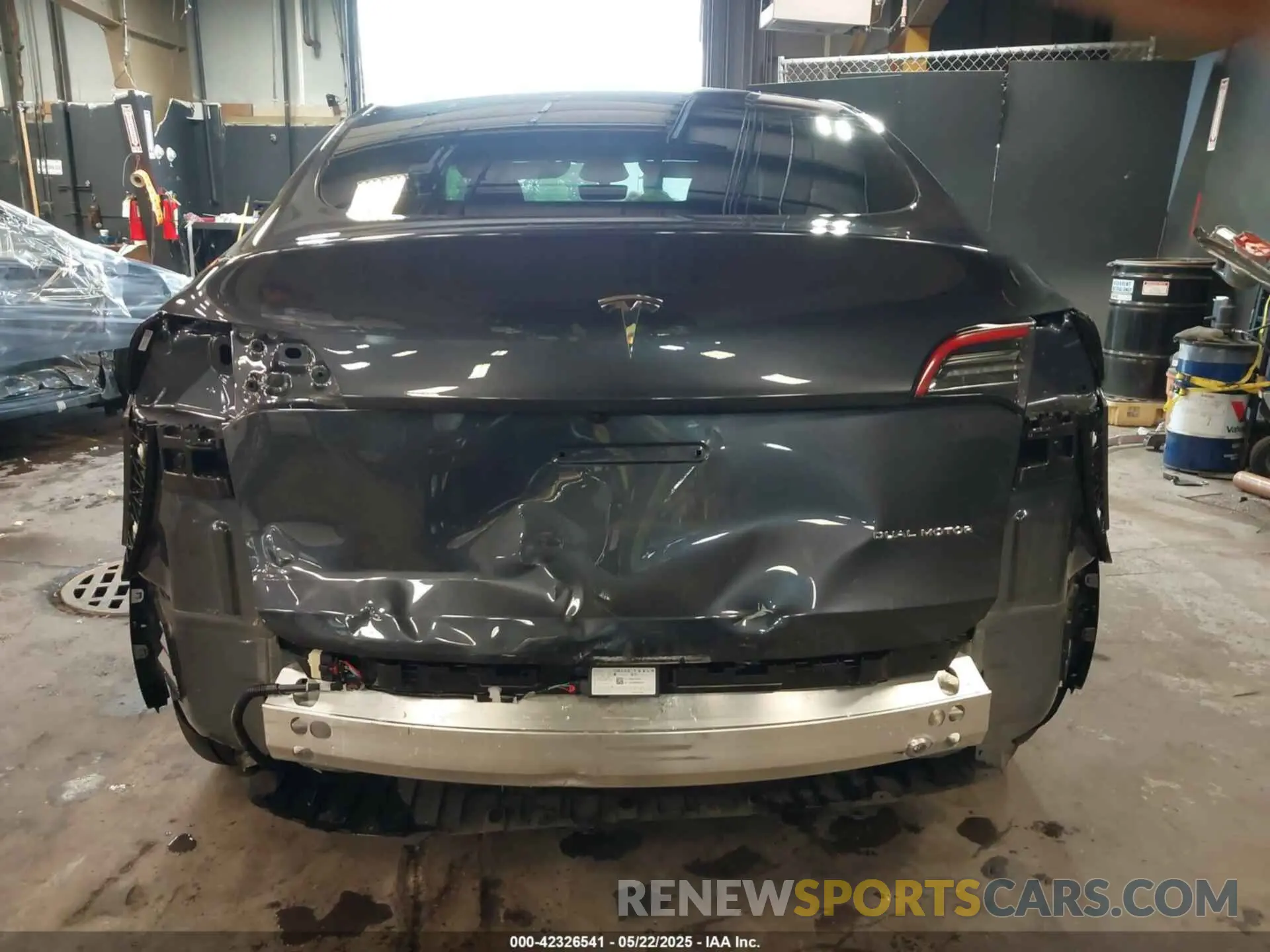 16 Фотография поврежденного автомобиля 7SAYGDEE9RA236235 TESLA MODEL Y 2024