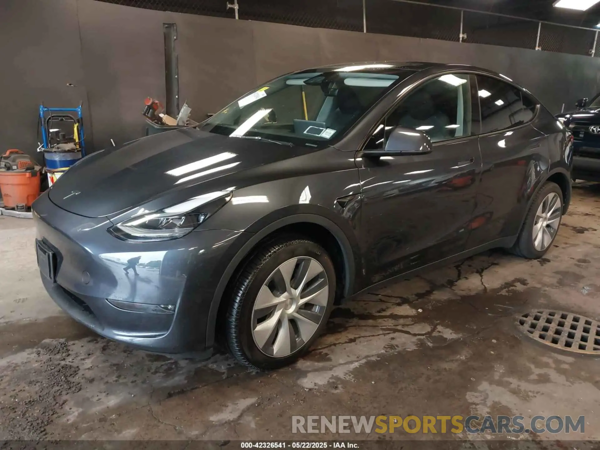 2 Фотография поврежденного автомобиля 7SAYGDEE9RA236235 TESLA MODEL Y 2024