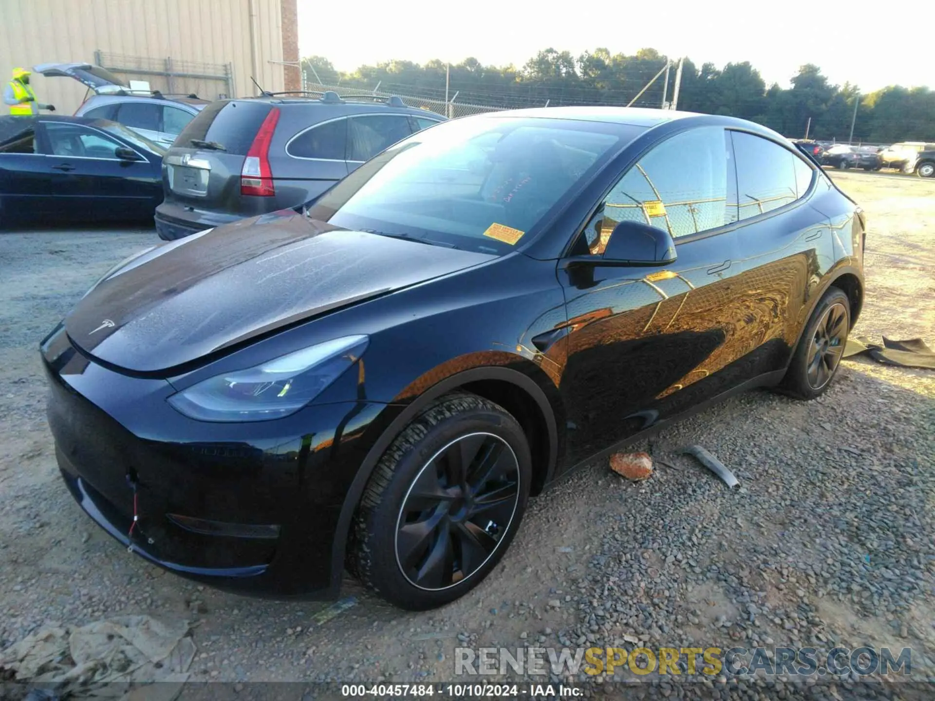 2 Photograph of a damaged car 7SAYGDEE9RA240138 TESLA MODEL Y 2024