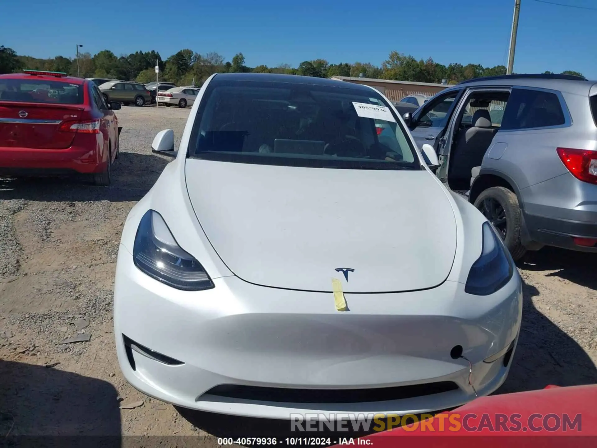 12 Photograph of a damaged car 7SAYGDEE9RA241239 TESLA MODEL Y 2024