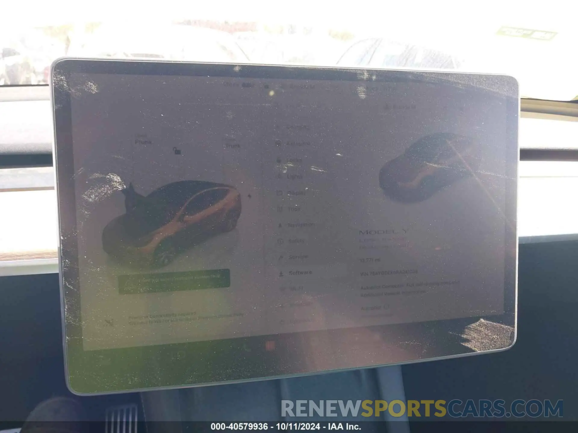18 Photograph of a damaged car 7SAYGDEE9RA241239 TESLA MODEL Y 2024