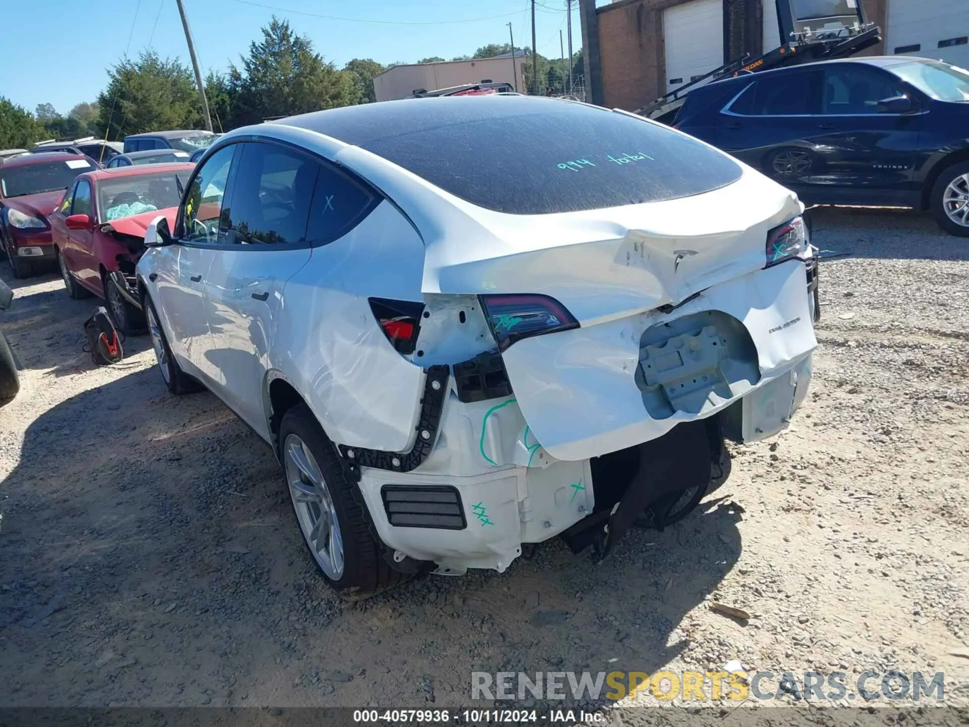 3 Photograph of a damaged car 7SAYGDEE9RA241239 TESLA MODEL Y 2024