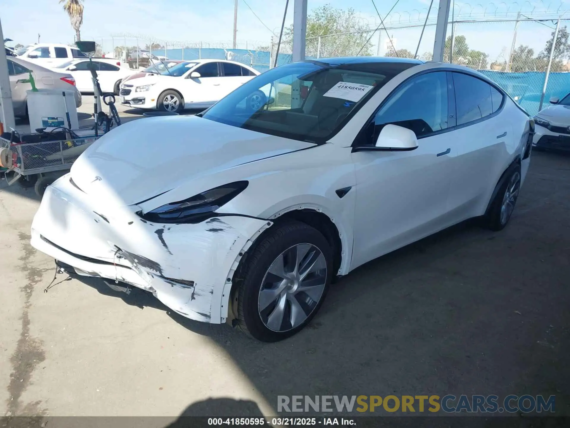 2 Photograph of a damaged car 7SAYGDEE9RA259630 TESLA MODEL Y 2024