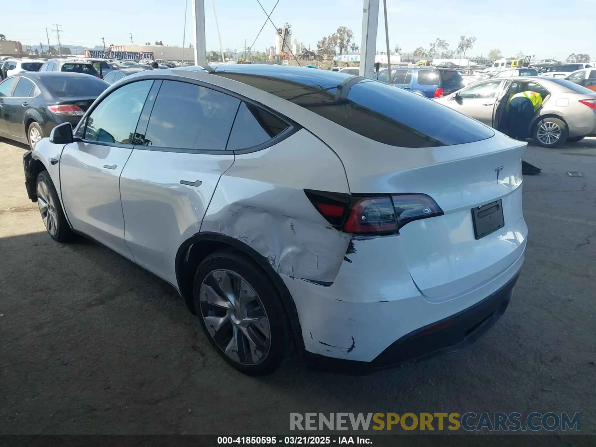 3 Photograph of a damaged car 7SAYGDEE9RA259630 TESLA MODEL Y 2024