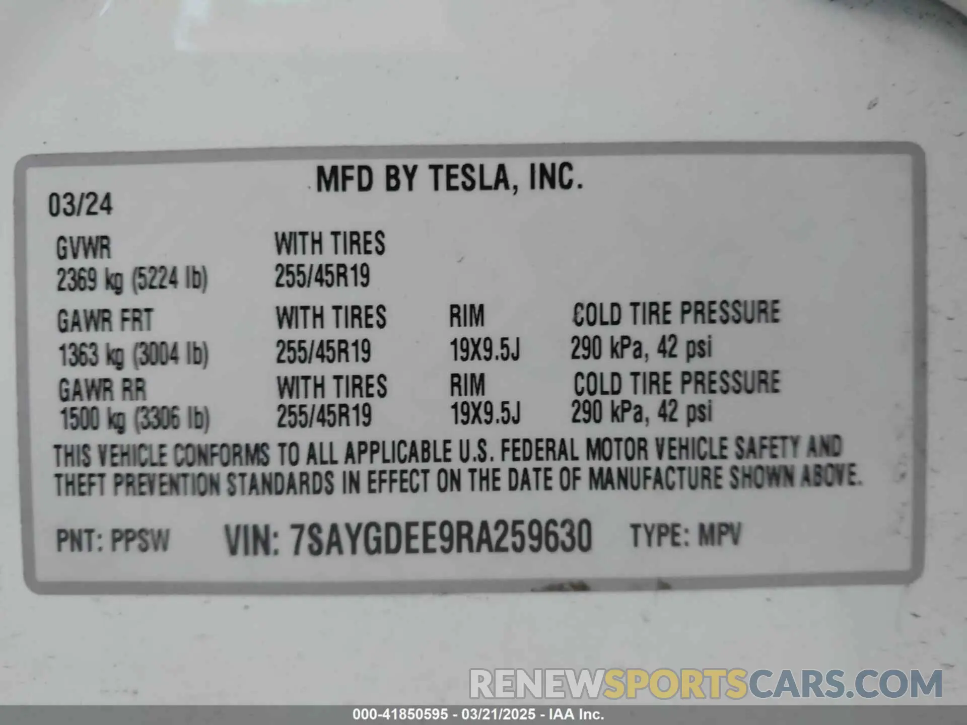 9 Photograph of a damaged car 7SAYGDEE9RA259630 TESLA MODEL Y 2024