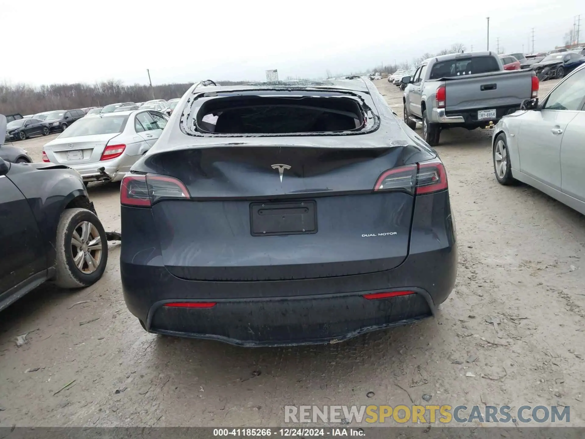 16 Фотография поврежденного автомобиля 7SAYGDEE9RA288125 TESLA MODEL Y 2024