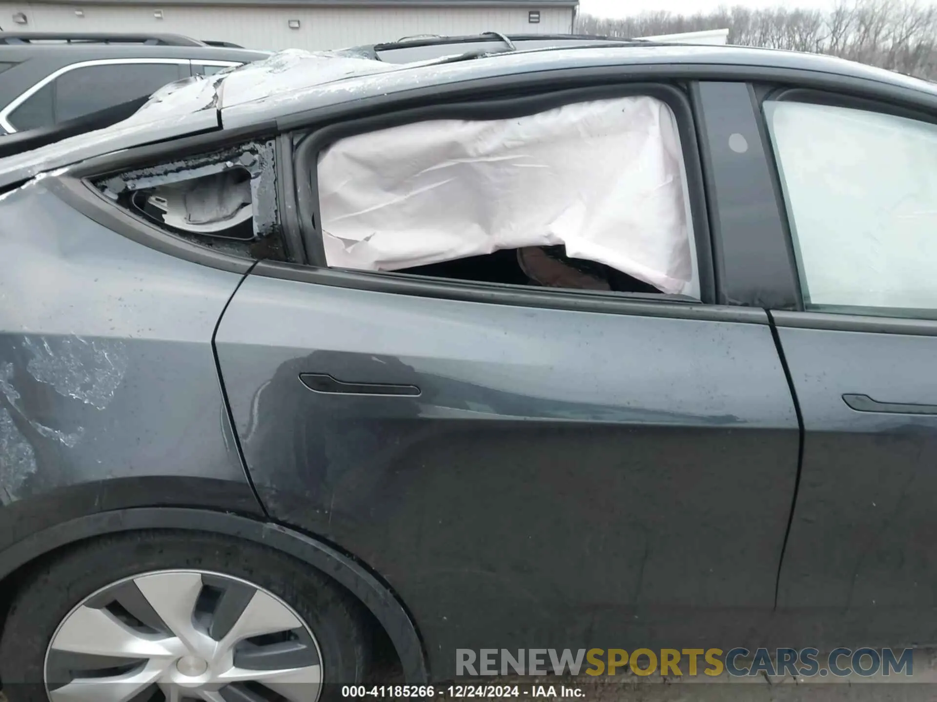8 Фотография поврежденного автомобиля 7SAYGDEE9RA288125 TESLA MODEL Y 2024