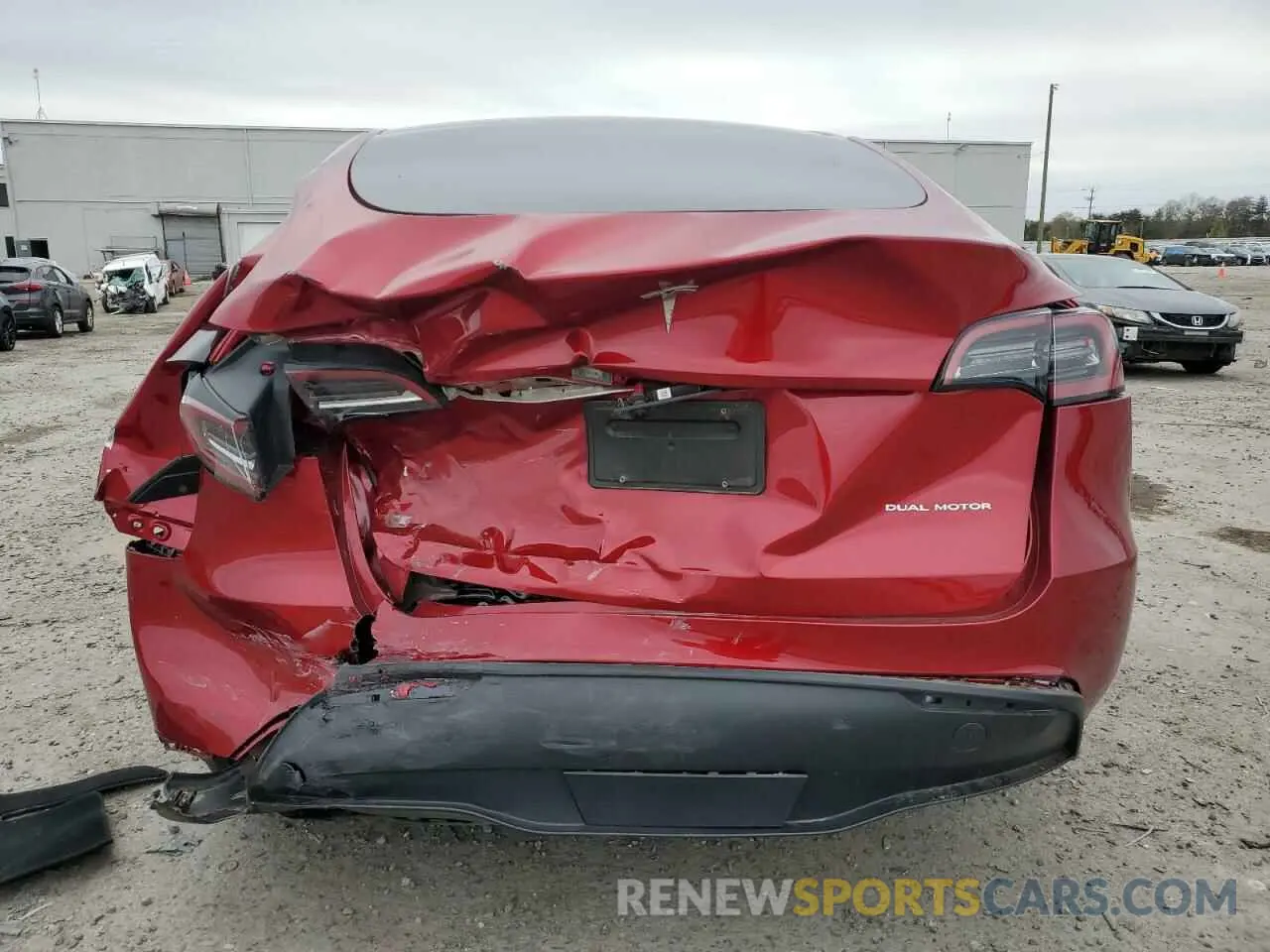 6 Photograph of a damaged car 7SAYGDEE9RA291543 TESLA MODEL Y 2024