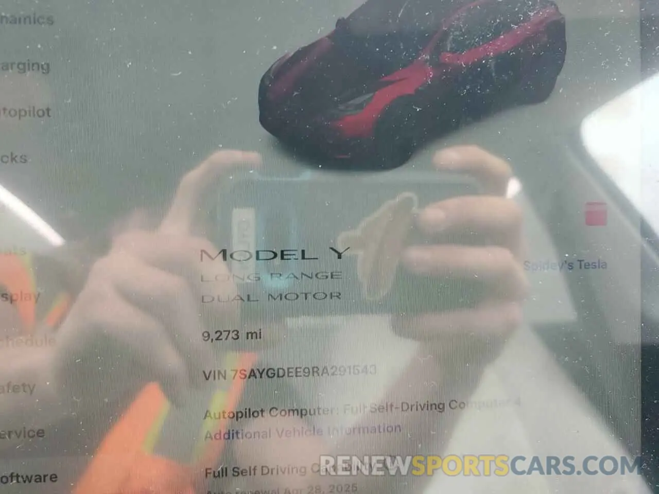 9 Photograph of a damaged car 7SAYGDEE9RA291543 TESLA MODEL Y 2024