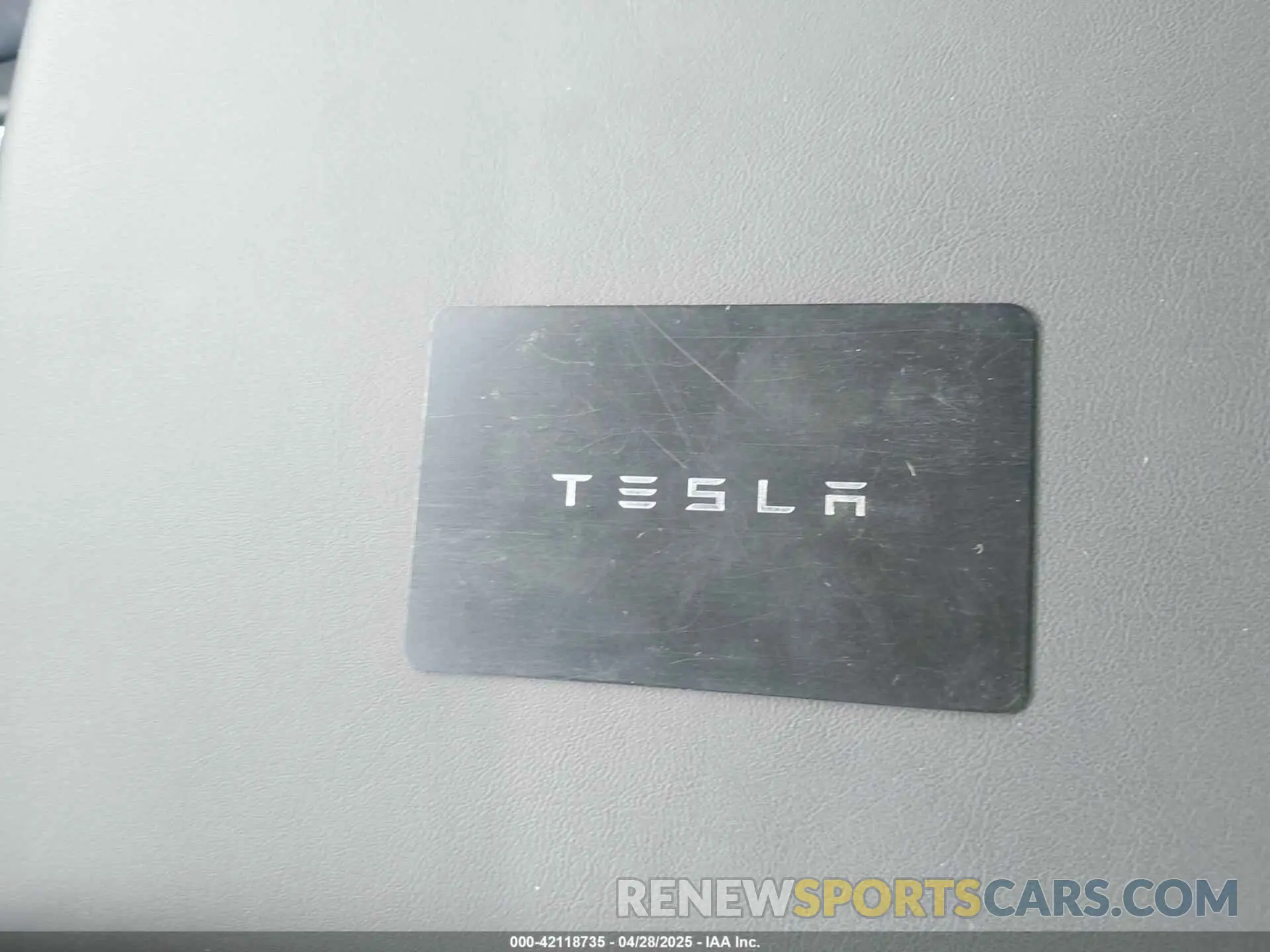 11 Photograph of a damaged car 7SAYGDEE9RA293261 TESLA MODEL Y 2024