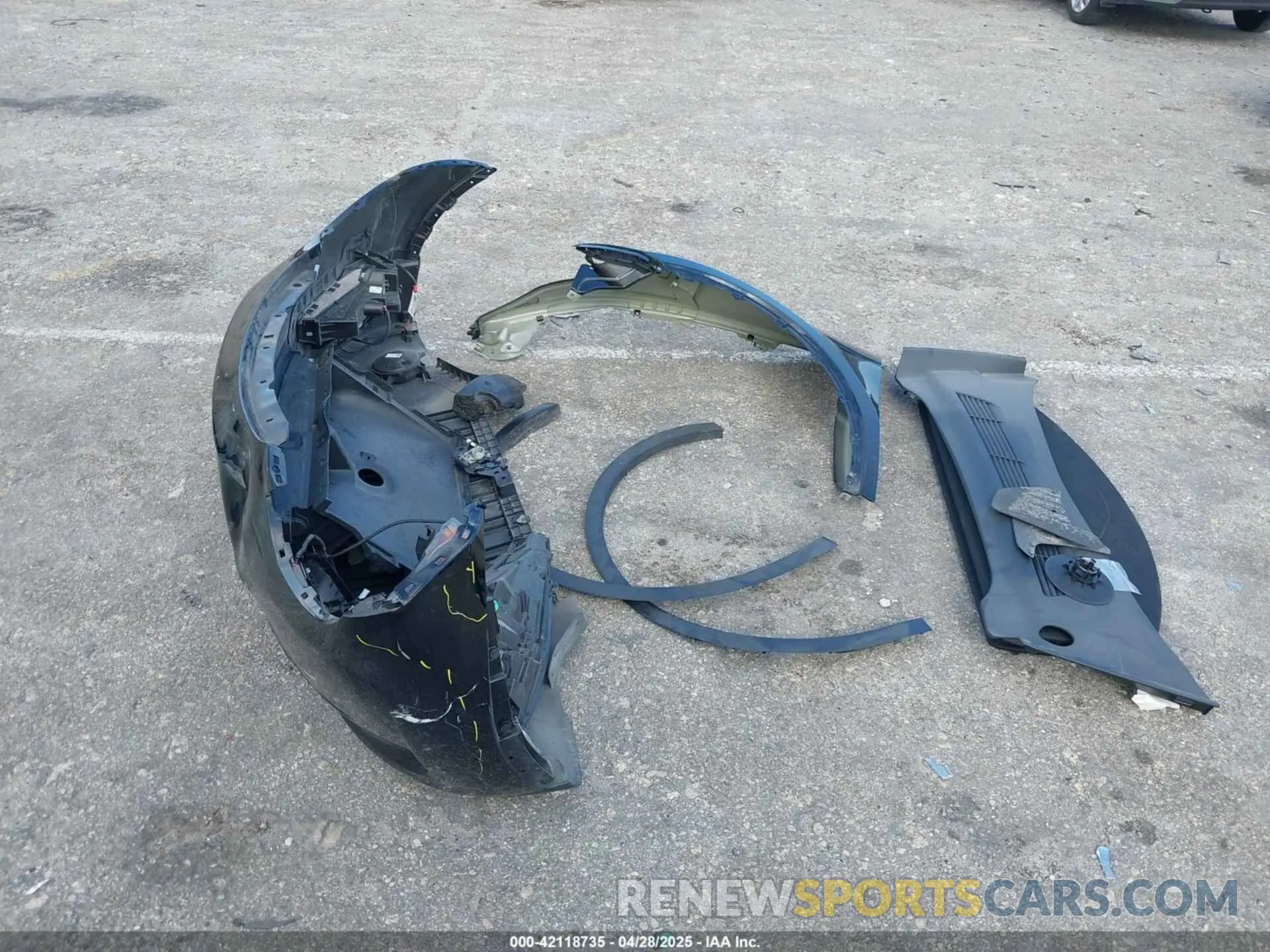 12 Photograph of a damaged car 7SAYGDEE9RA293261 TESLA MODEL Y 2024
