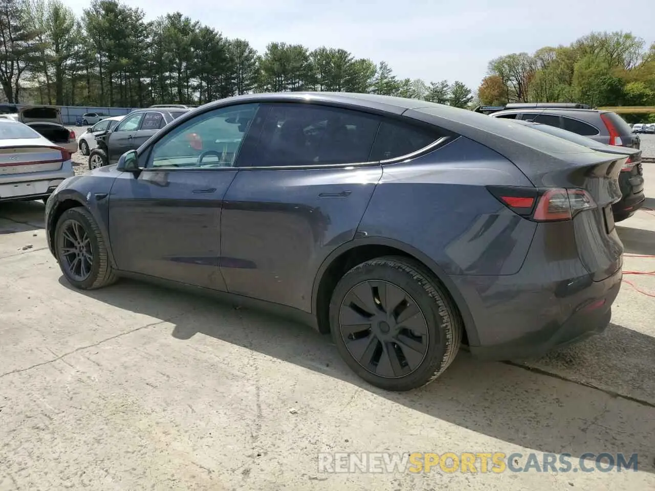 2 Photograph of a damaged car 7SAYGDEE9RA329658 TESLA MODEL Y 2024